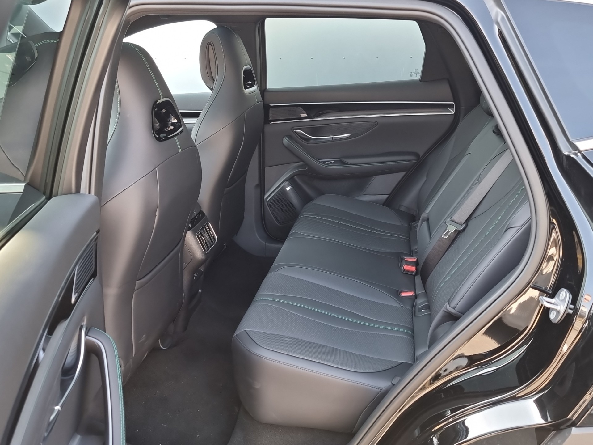 BYD Seal U DM-i Design AWD-image-14