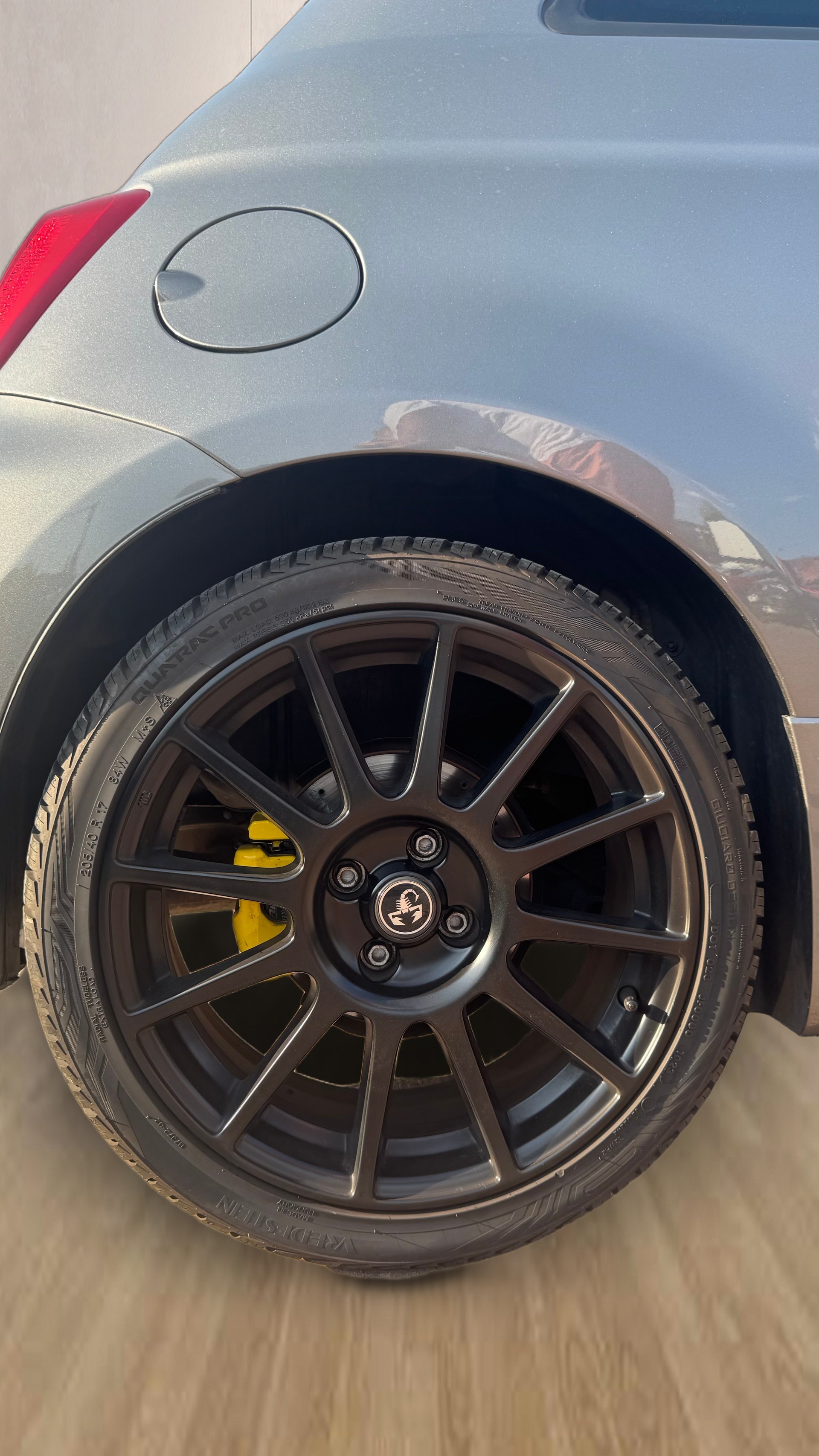 FIAT 695 1.4 16V Turbo Abarth 695 Competizione Dualogic-image-7