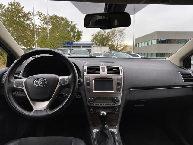 TOYOTA Avensis Sportswagon 2.0 Sol Premium Multidrive-image-1