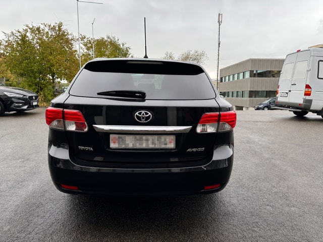 TOYOTA Avensis Sportswagon 2.0 Sol Premium Multidrive-image-2
