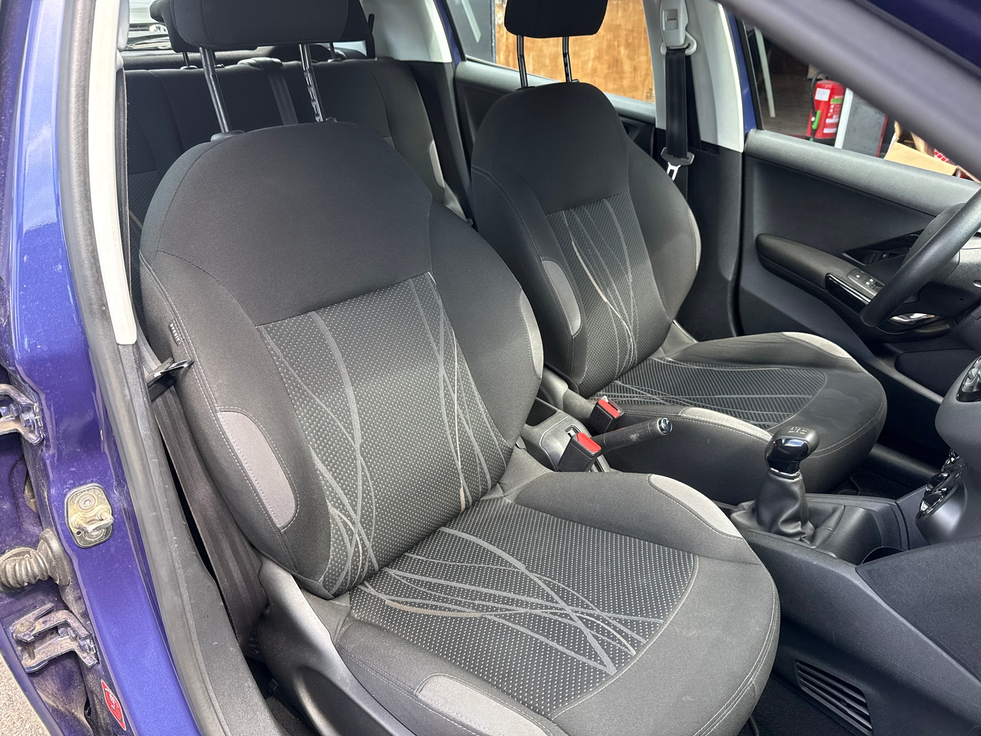 PEUGEOT 208 1.2 VTI Active-image-14