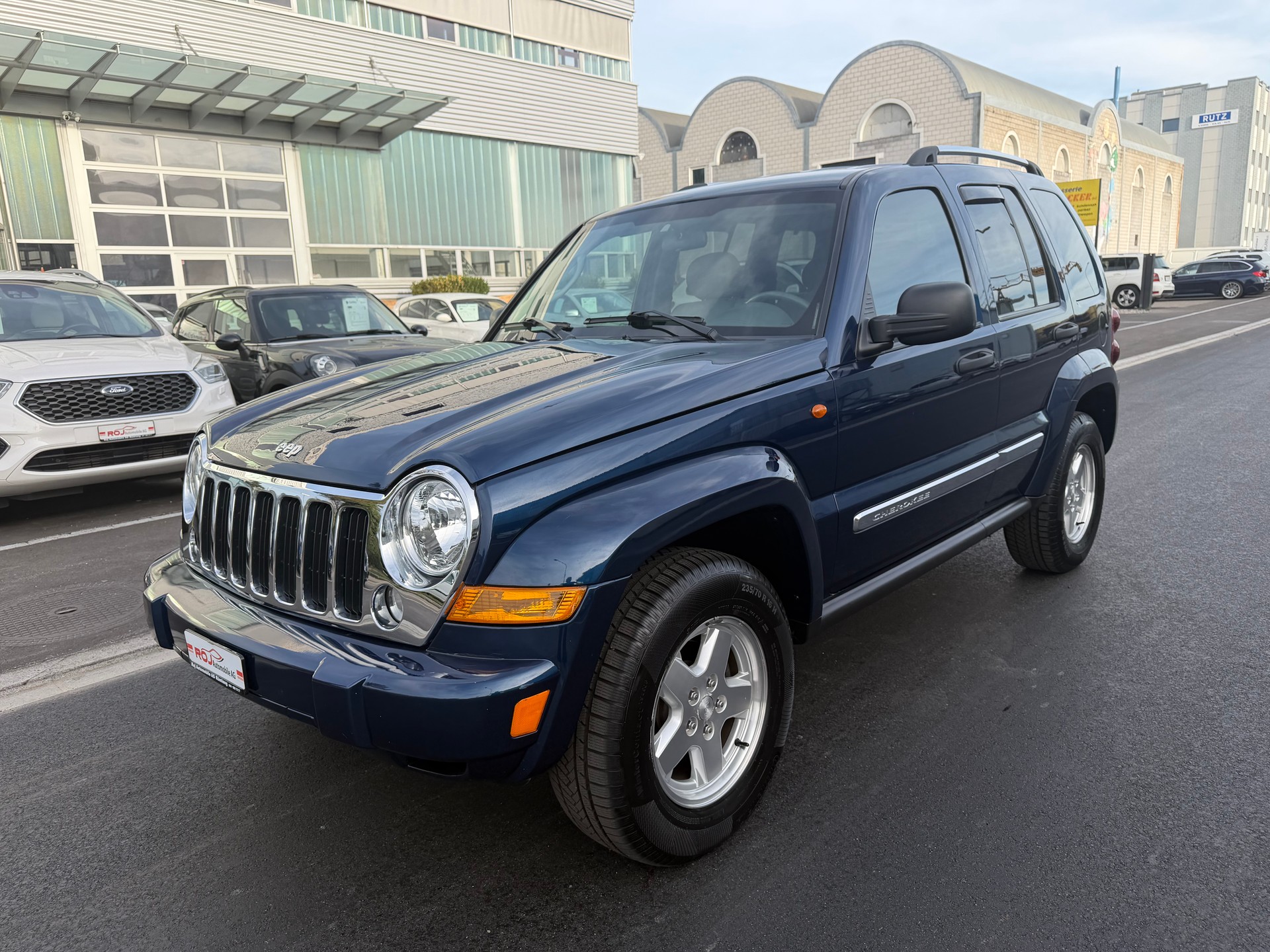 JEEP Cherokee 3.7 V6 Limited-showroom-element-1
