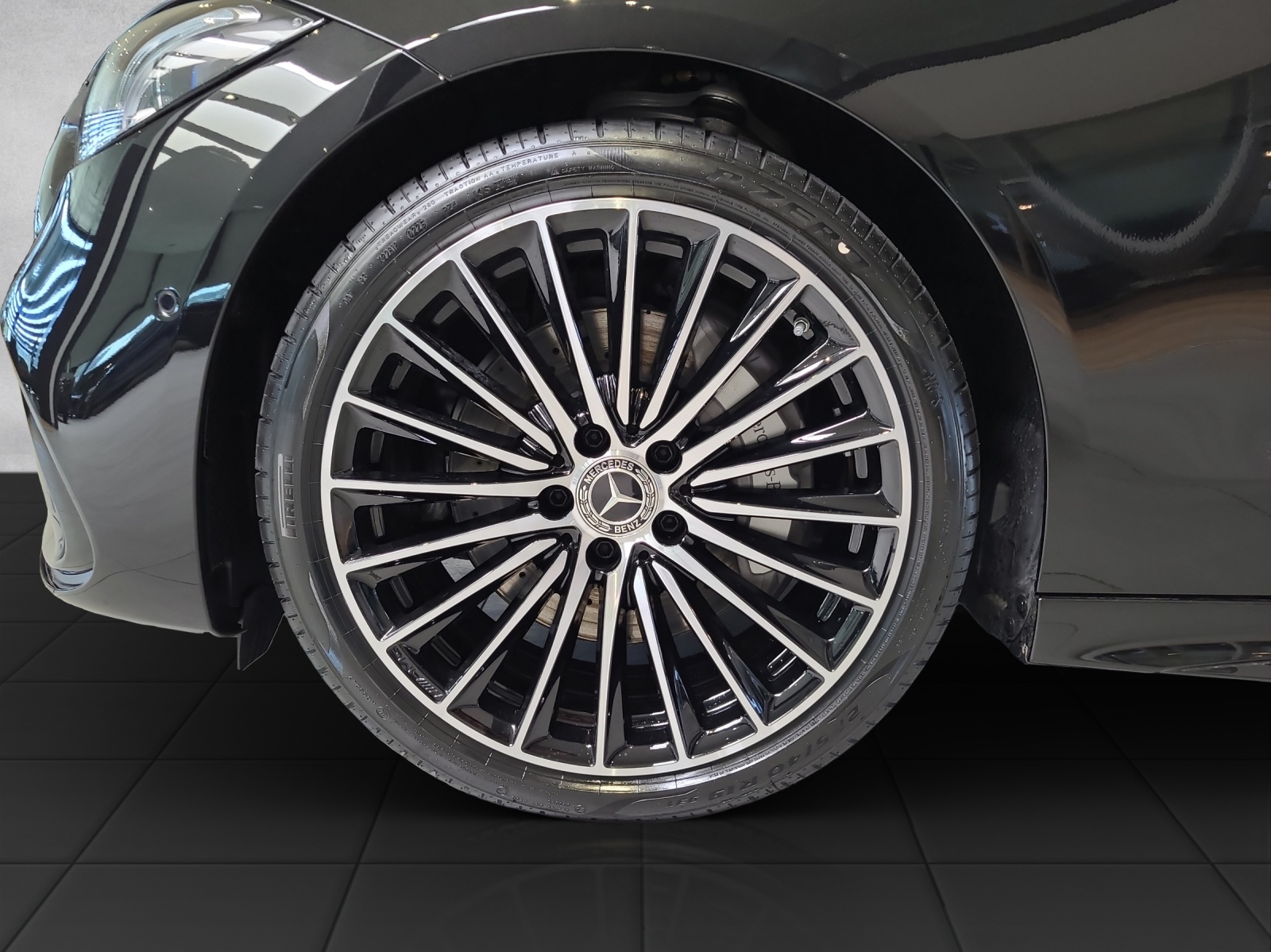 MERCEDES-BENZ C 220 d 4M AMG T Swiss Star S206-showroom-element-1