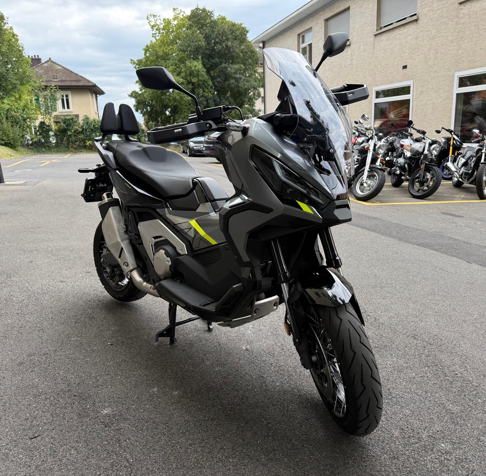 HONDA X-ADV 750-image-1