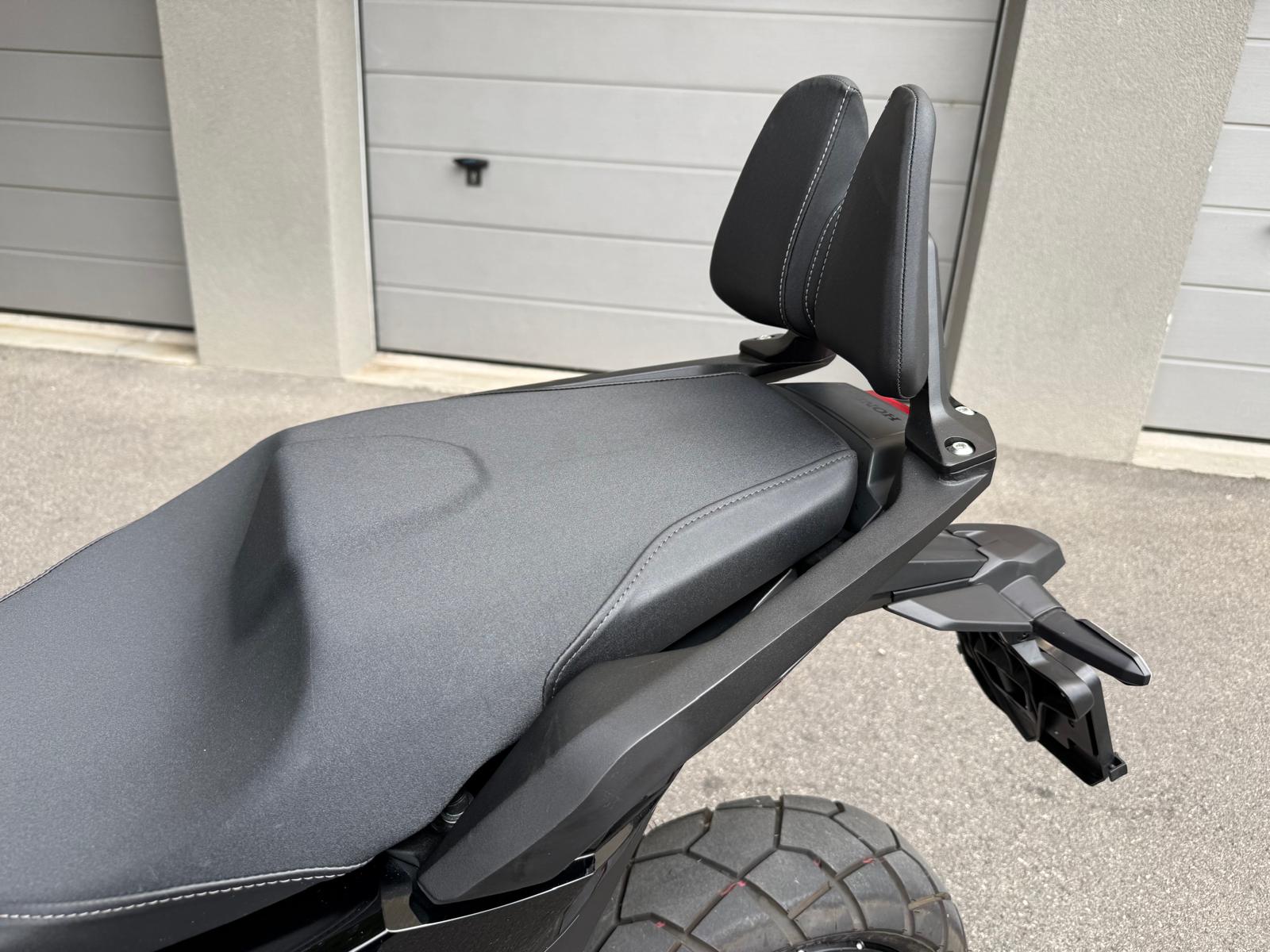 HONDA X-ADV 750-image-10