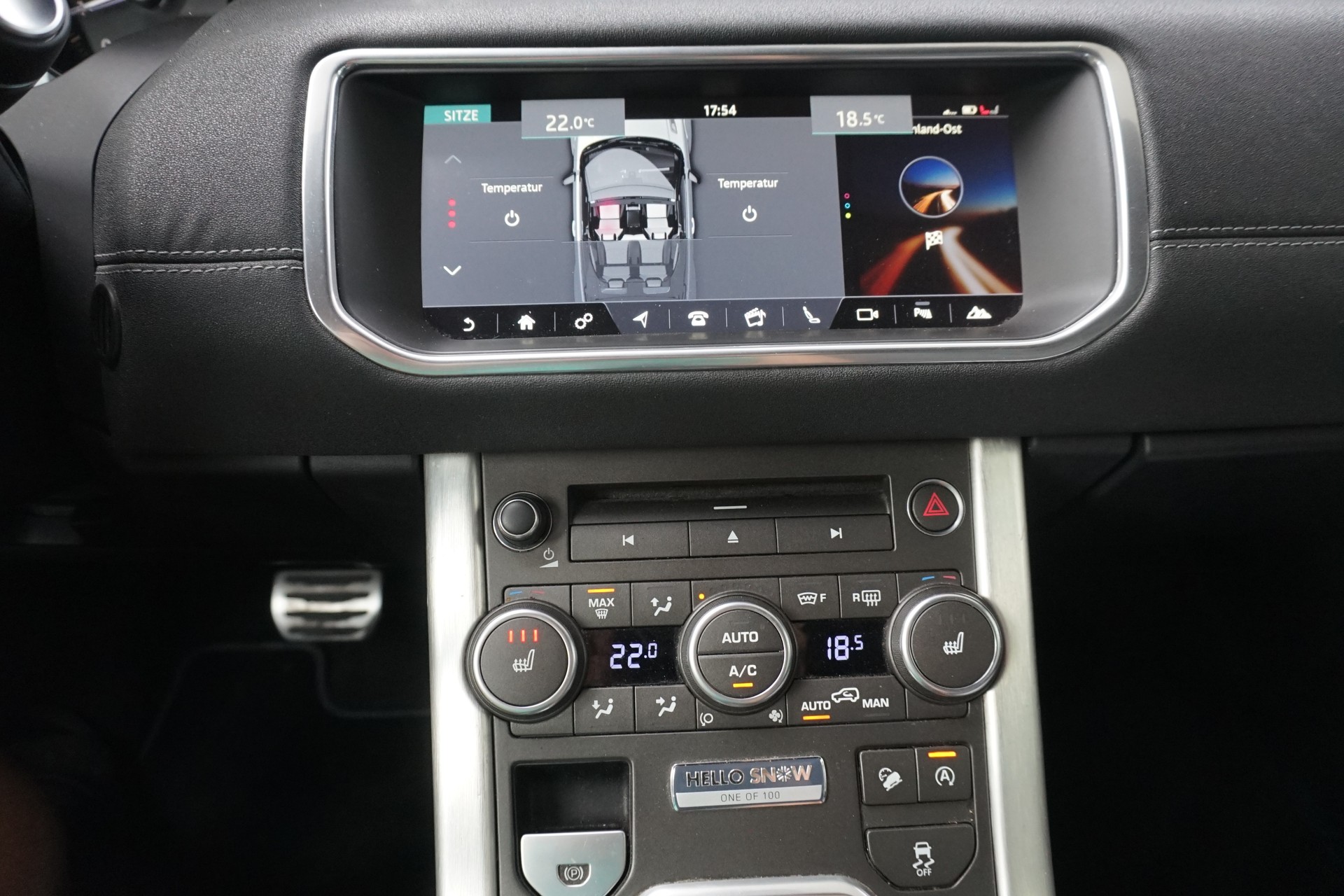 LAND ROVER Evoque 2.0Si4 HSE Dynamic 241PS-image-17