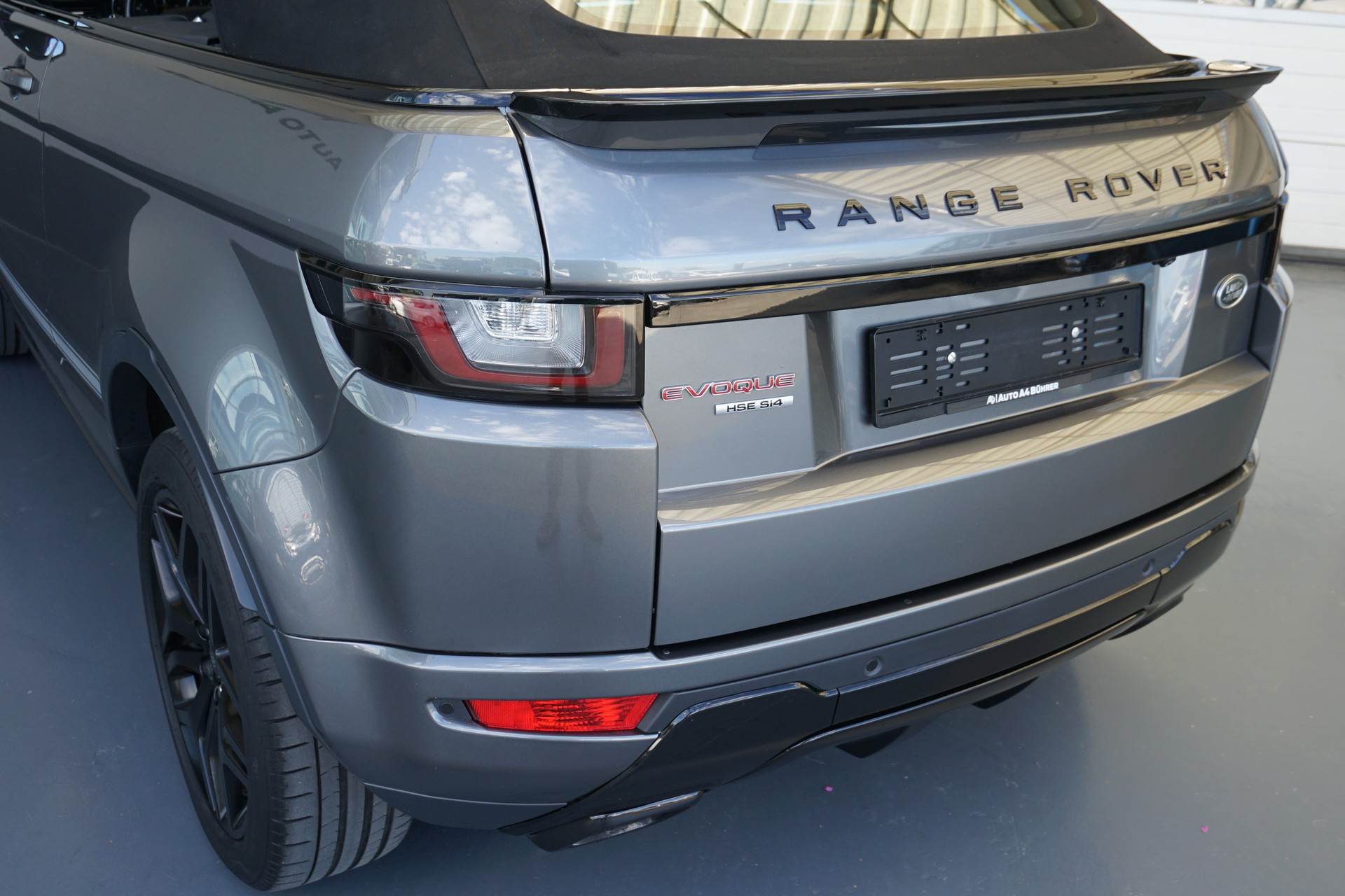 LAND ROVER Evoque 2.0Si4 HSE Dynamic 241PS-image-9