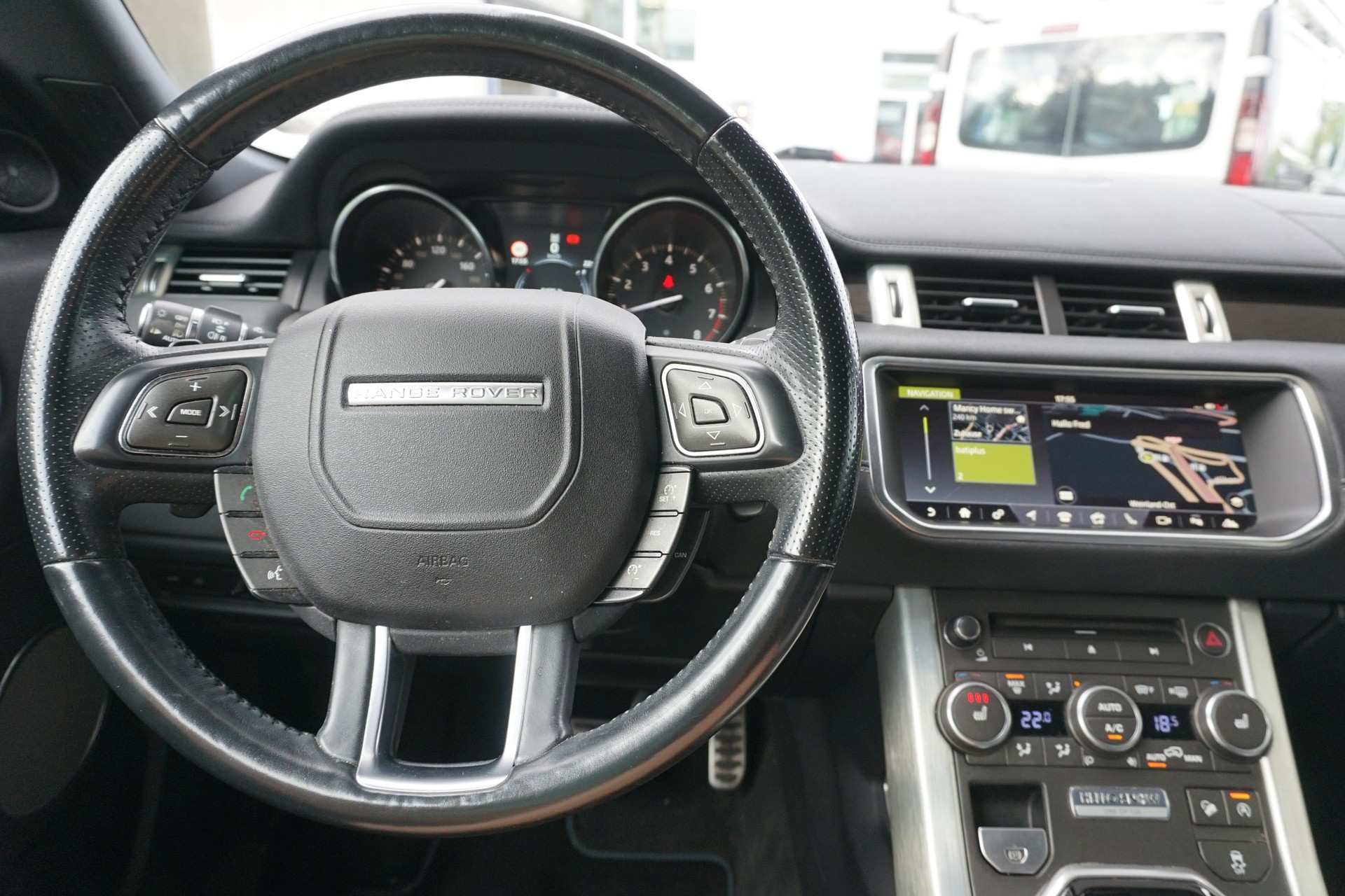 LAND ROVER Evoque 2.0Si4 HSE Dynamic 241PS-image-16
