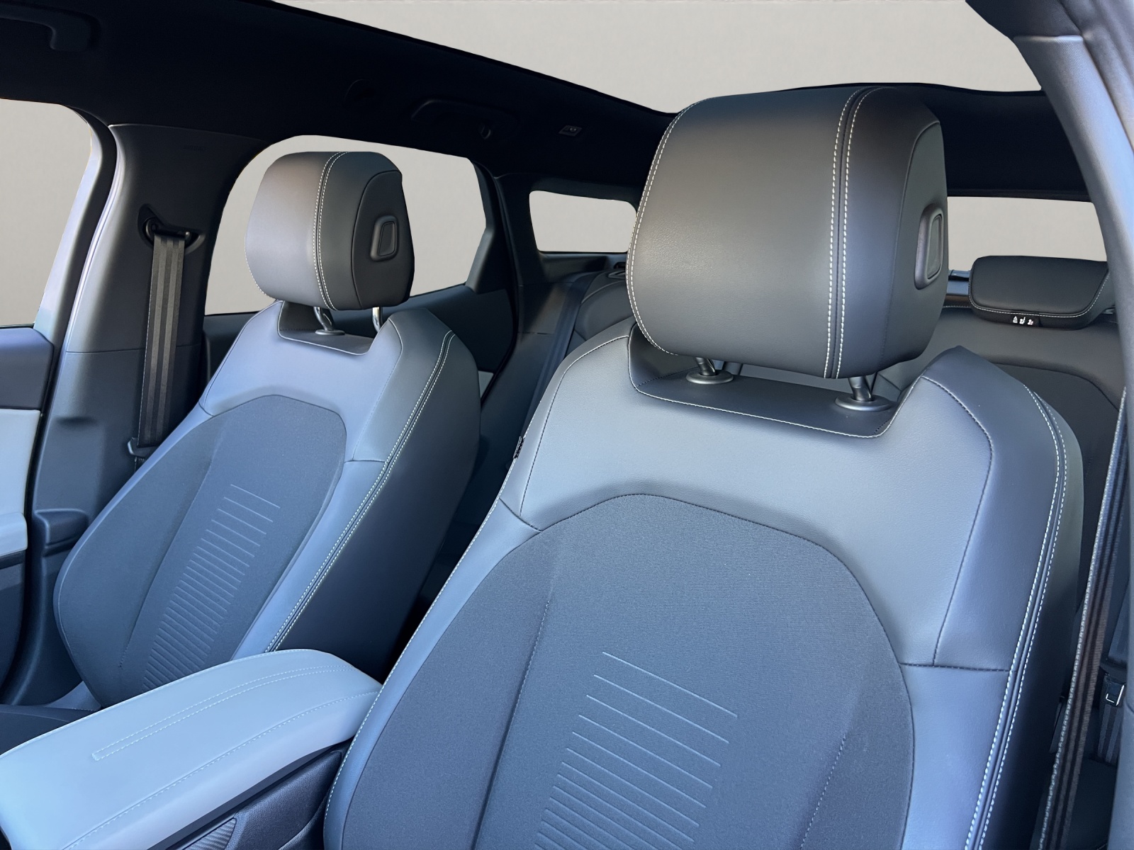 FORD Explorer Extended Range Premium-image-11