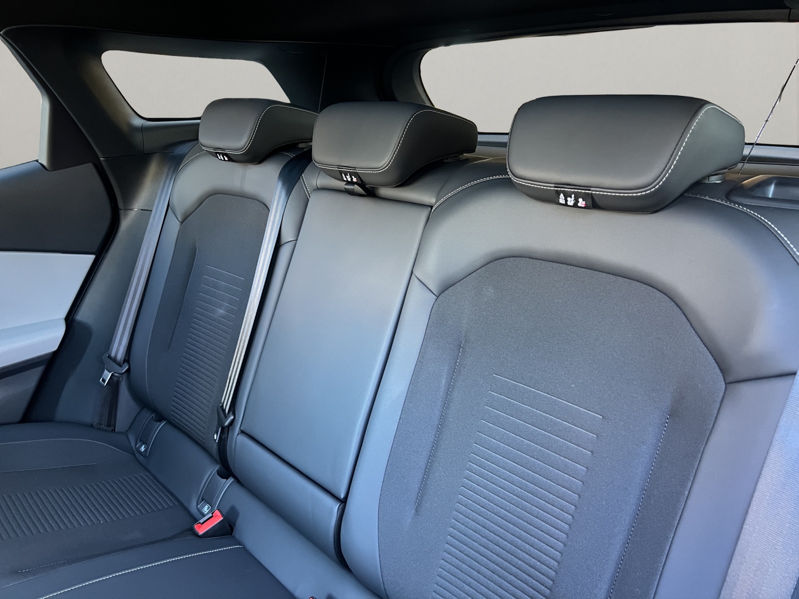 FORD Explorer Extended Range Premium-image-14