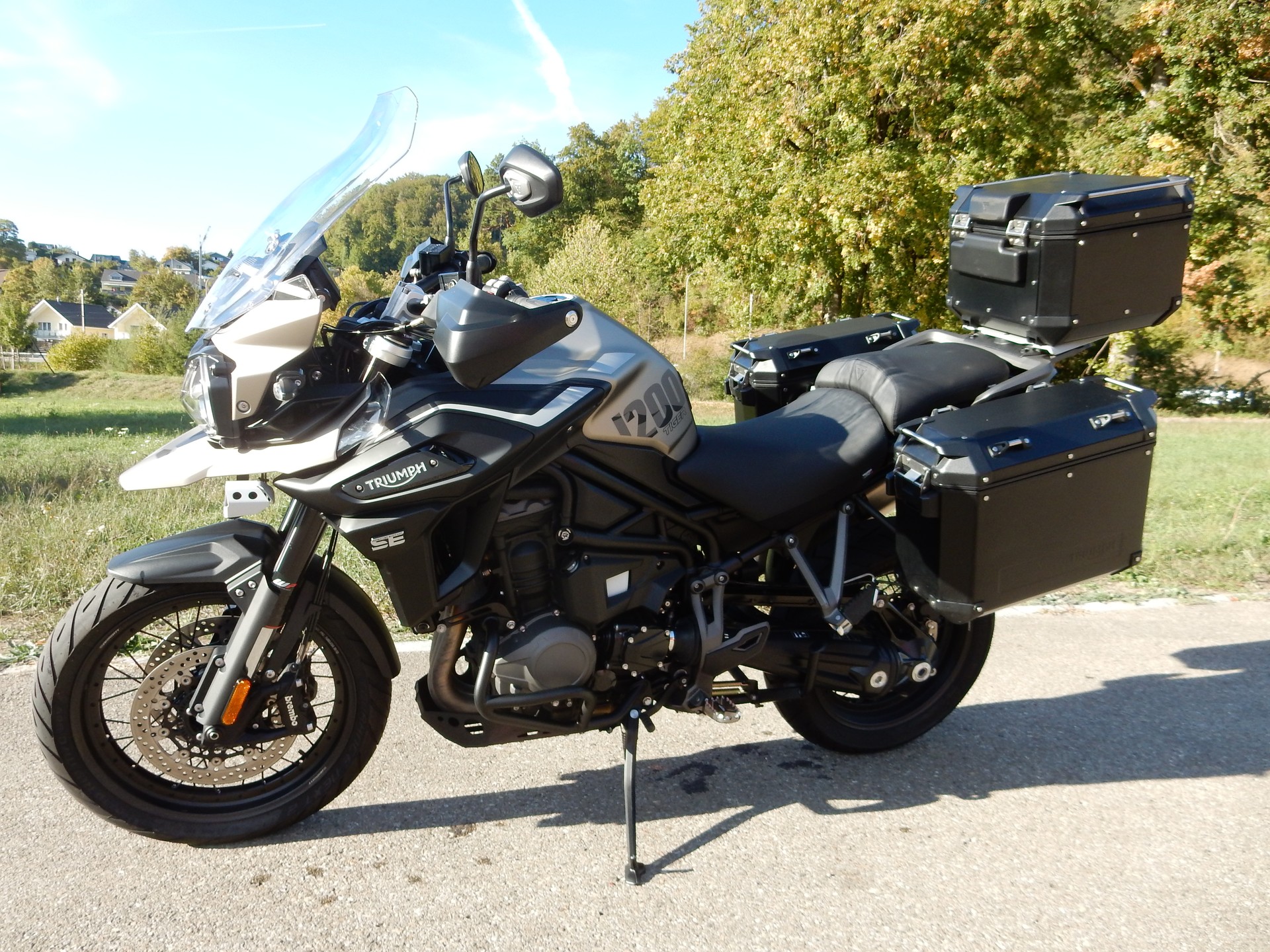 TRIUMPH 1200 Desert-image-1