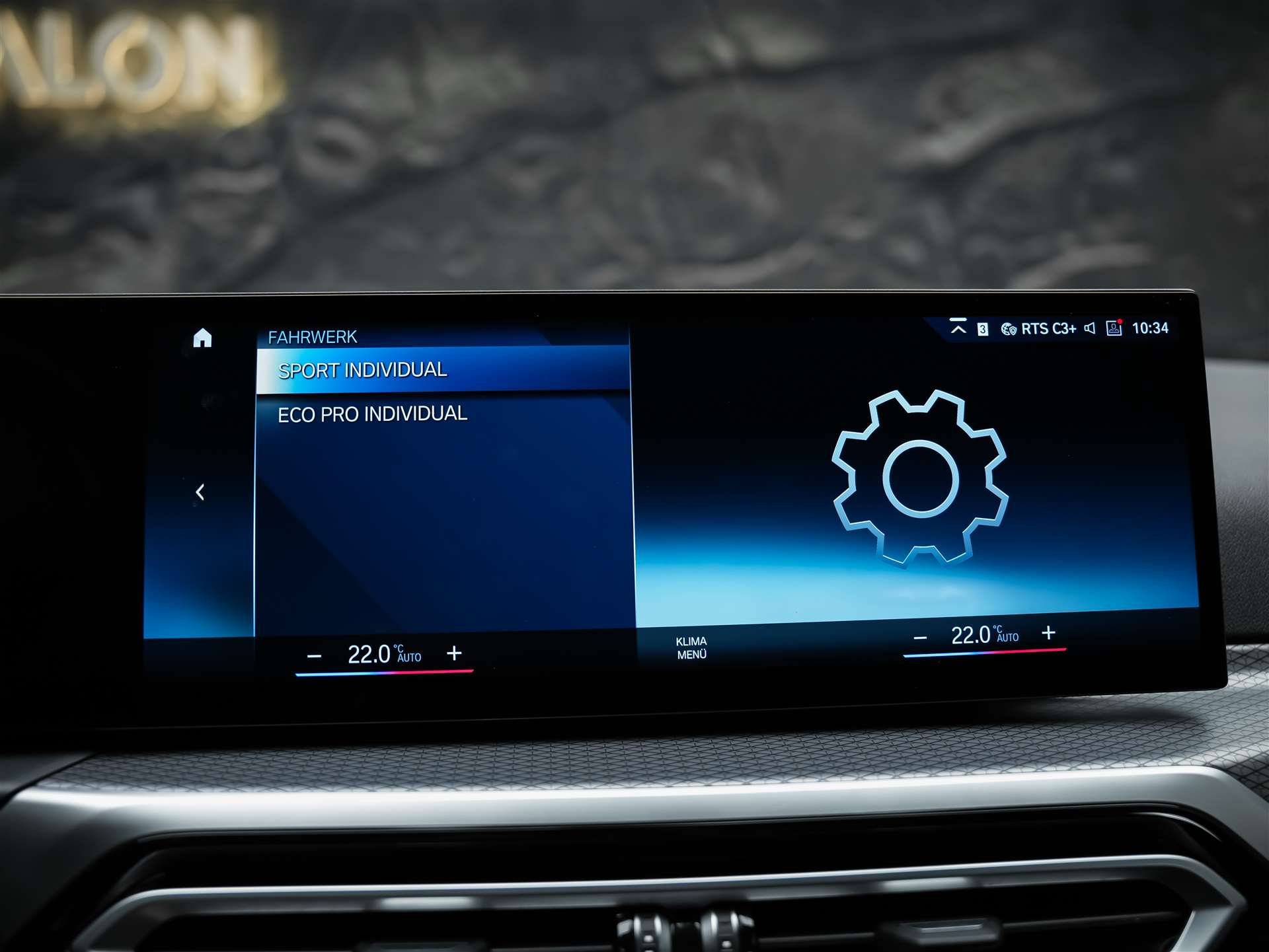 BMW 320i xDrive Steptronic M Sport Pro *Facelift*20" Felgen*Abstandsregler*Head-Up*-image-36