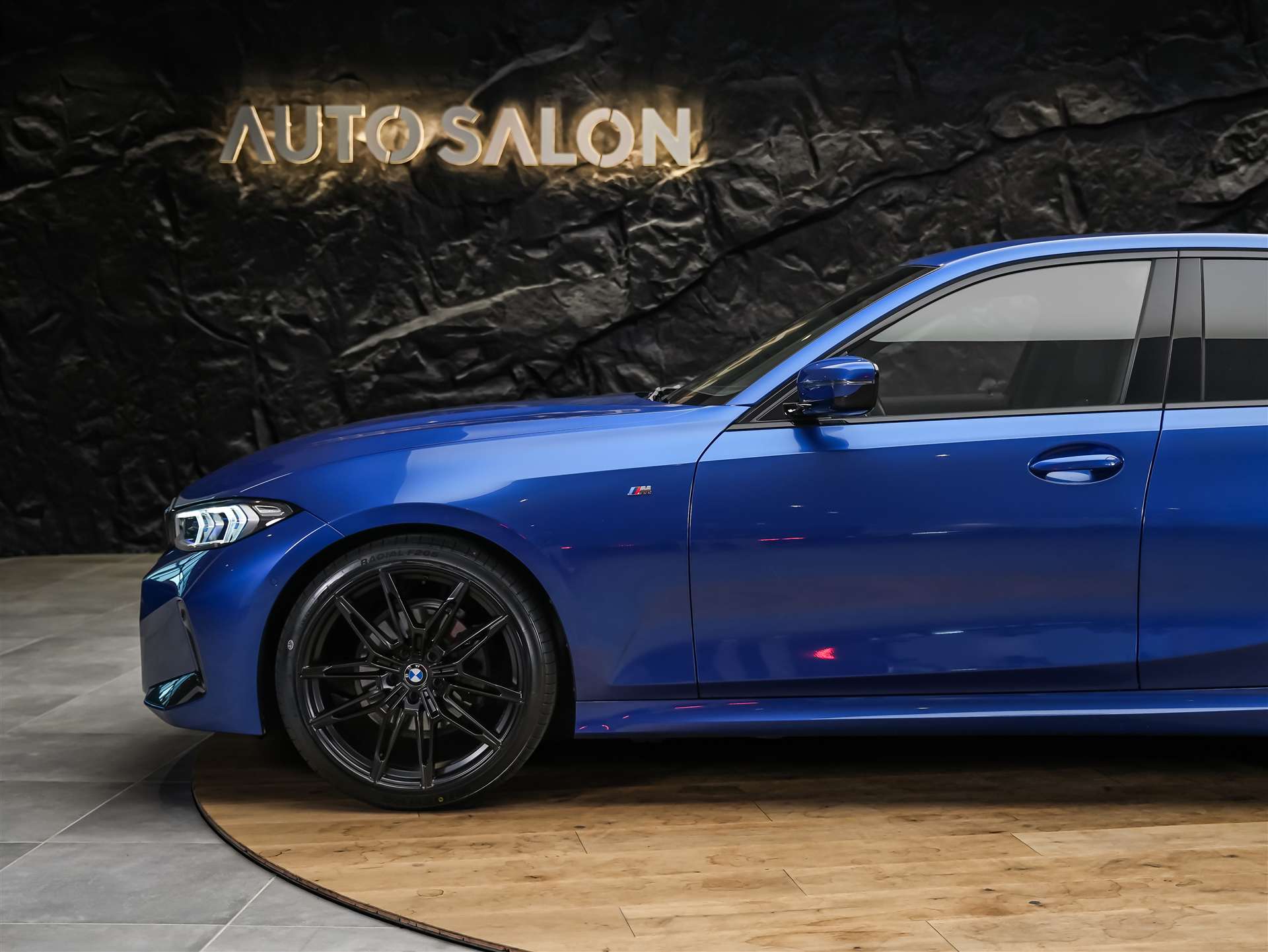 BMW 320i xDrive Steptronic M Sport Pro *Facelift*20" Felgen*Abstandsregler*Head-Up*-image-16