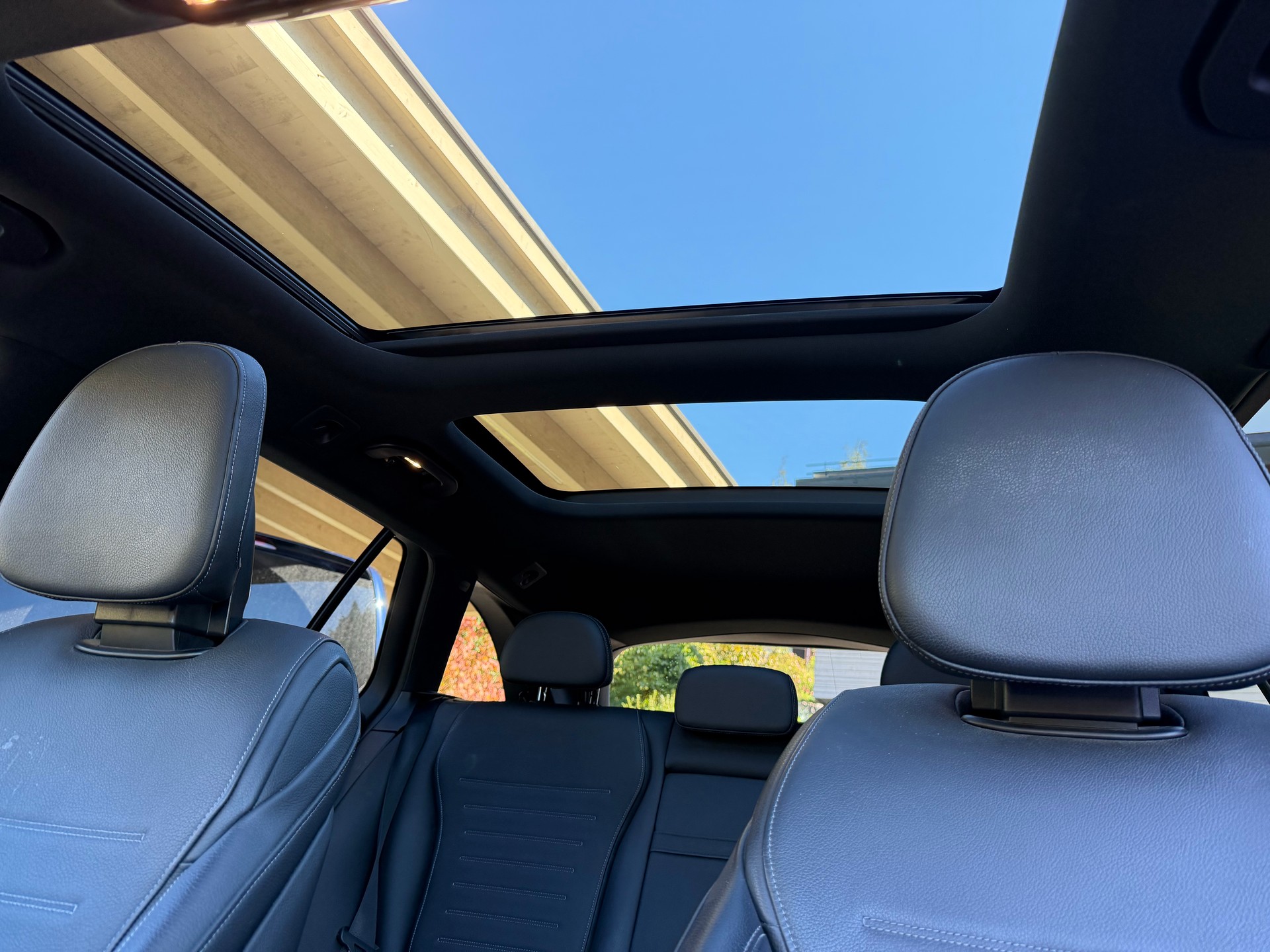 MERCEDES-BENZ C 300 d AMG Line-image-8