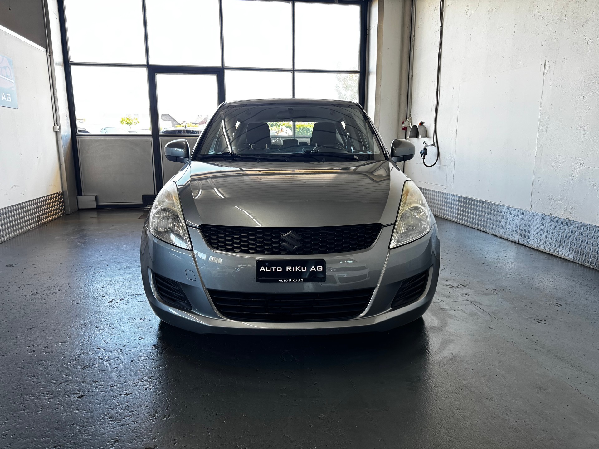 SUZUKI Swift 1.2i 16V GL Top-showroom-element-3