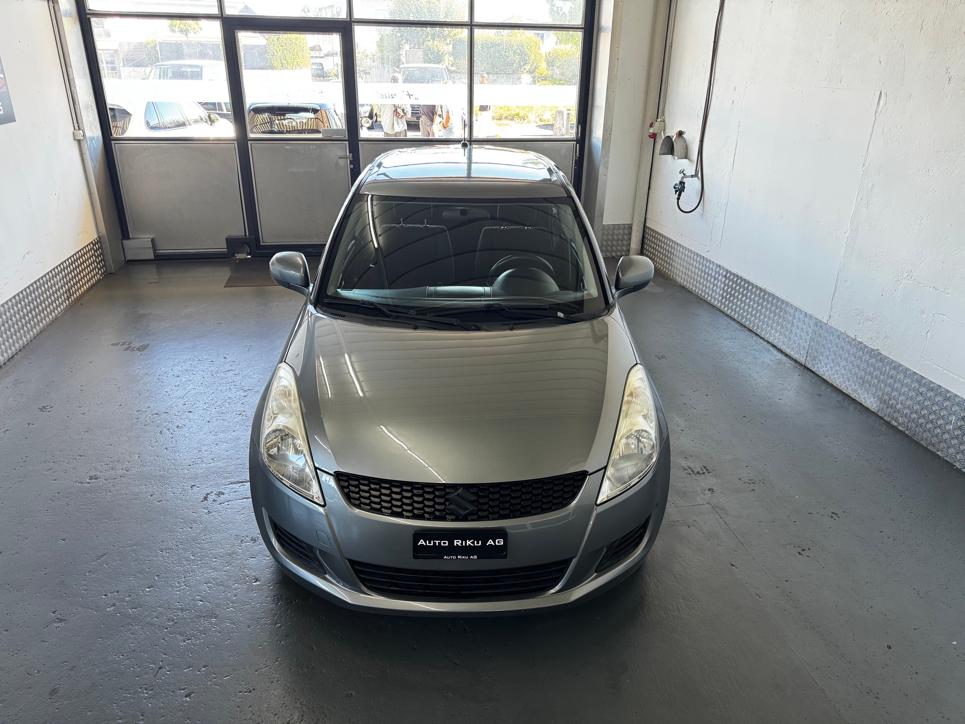 SUZUKI Swift 1.2i 16V GL Top-showroom-element-2