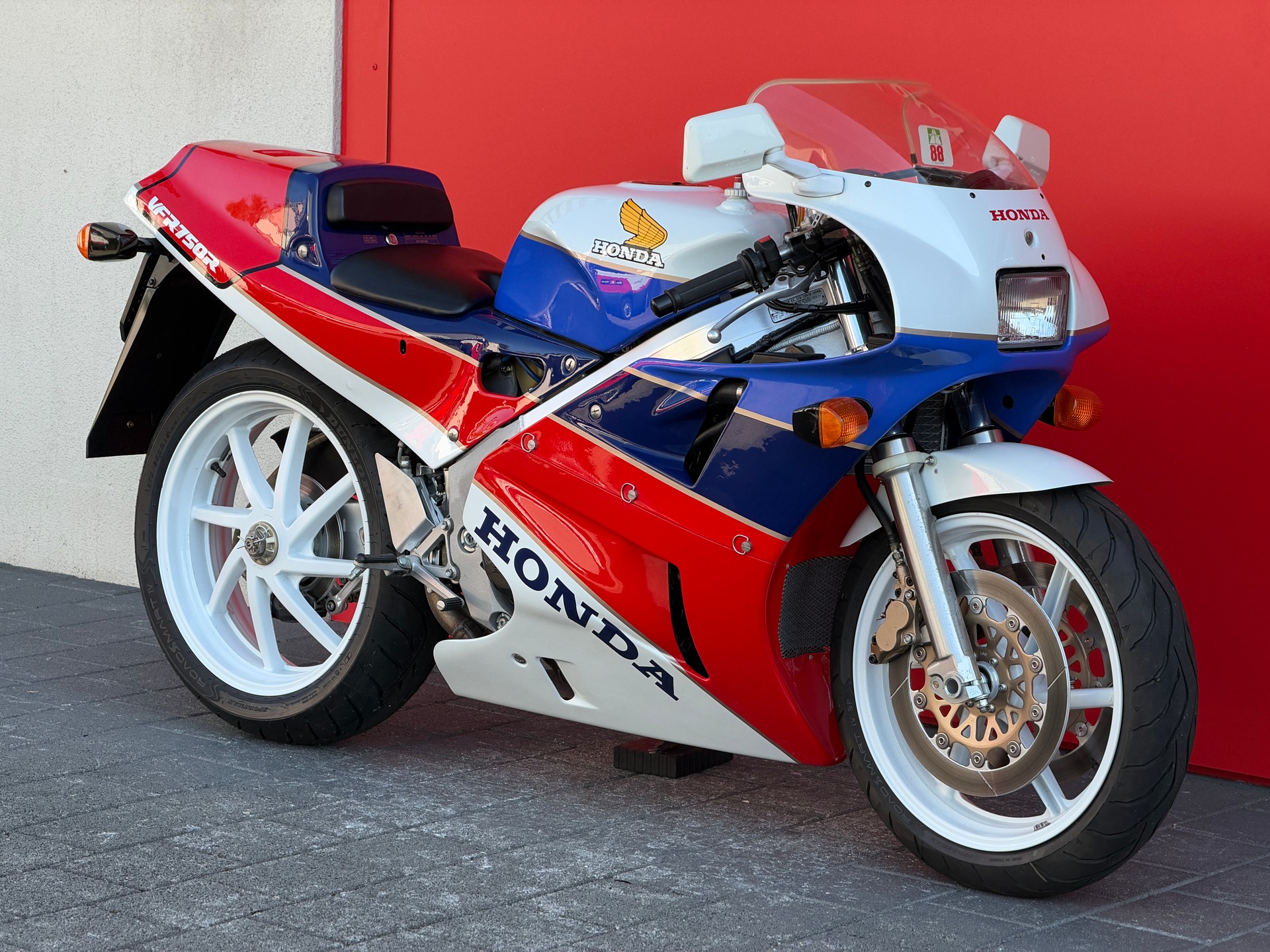 HONDA VFR 750 R (RC30)-image-9