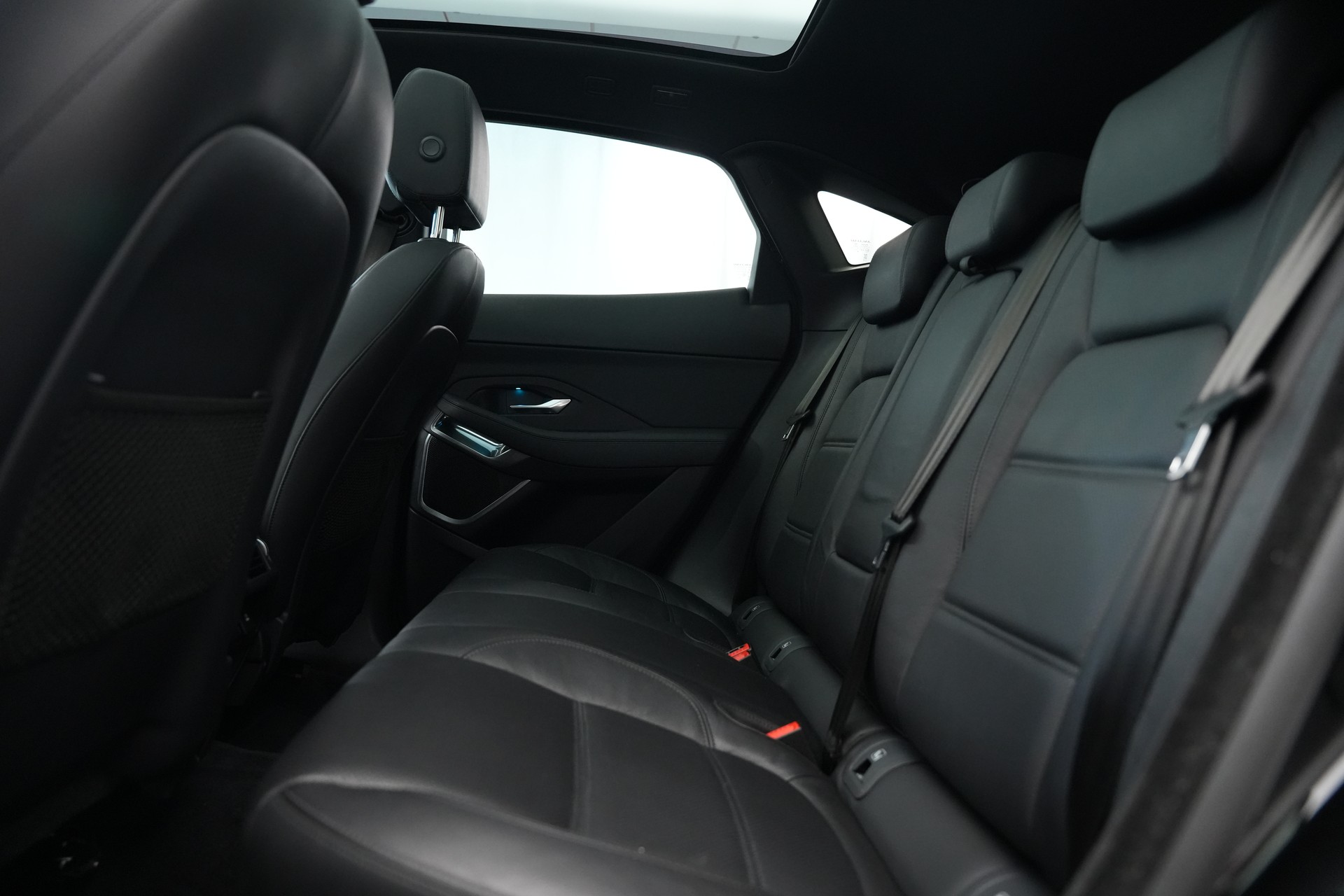 JAGUAR E-Pace 2.0 P250 R-Dynamic SE AWD Automatik-image-13