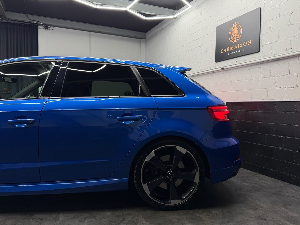 AUDI RS3 Sportback 2.5 TSI quattro S-tronic | CH-Auto | Virtual Cockpit | OHNE OPF | ACC | Keramik Bremsen | Rückfahrkamera-showroom-element-3