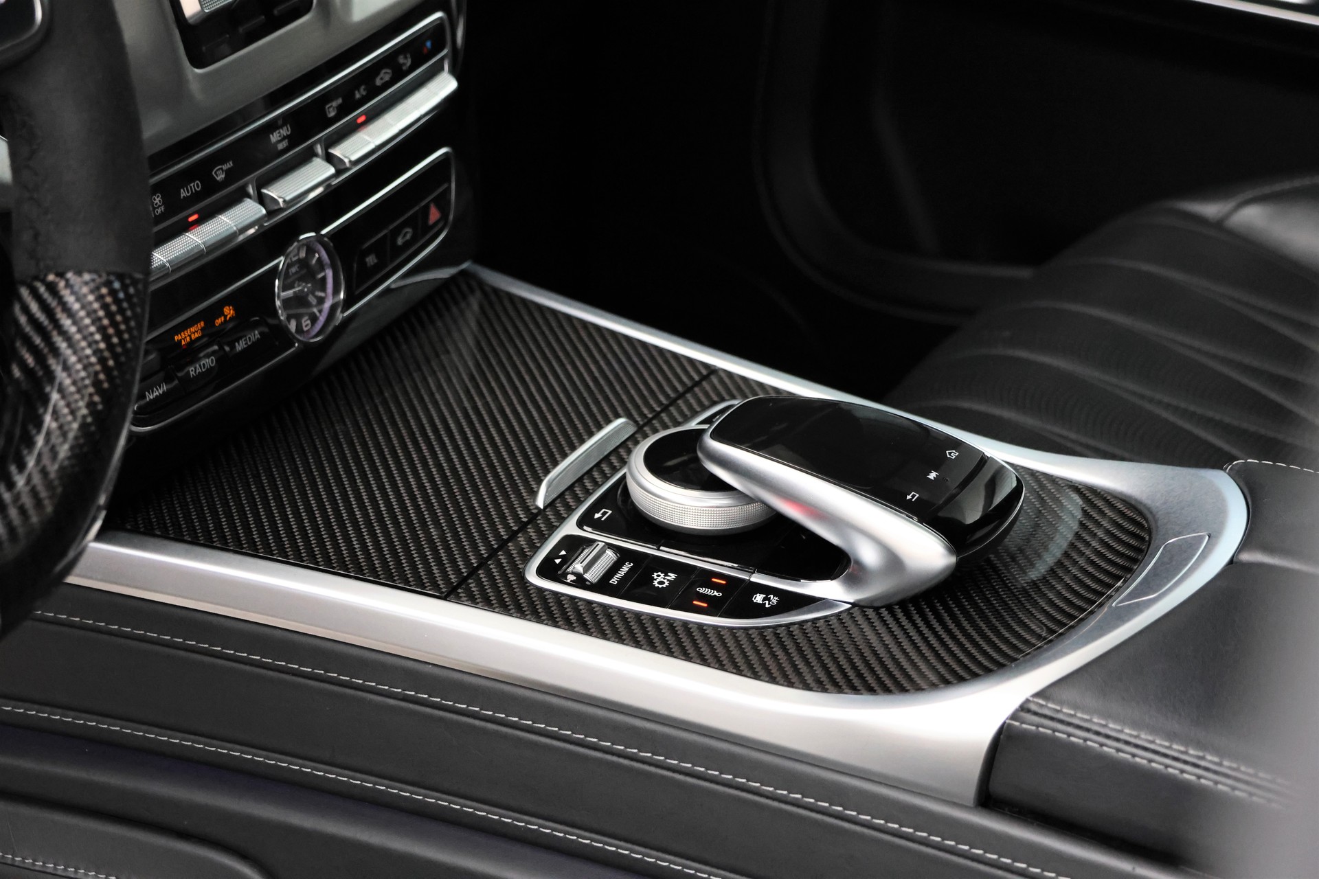 MERCEDES-BENZ G 63 AMG Speedshift Plus G-Tronic *Designo Magno*-image-12