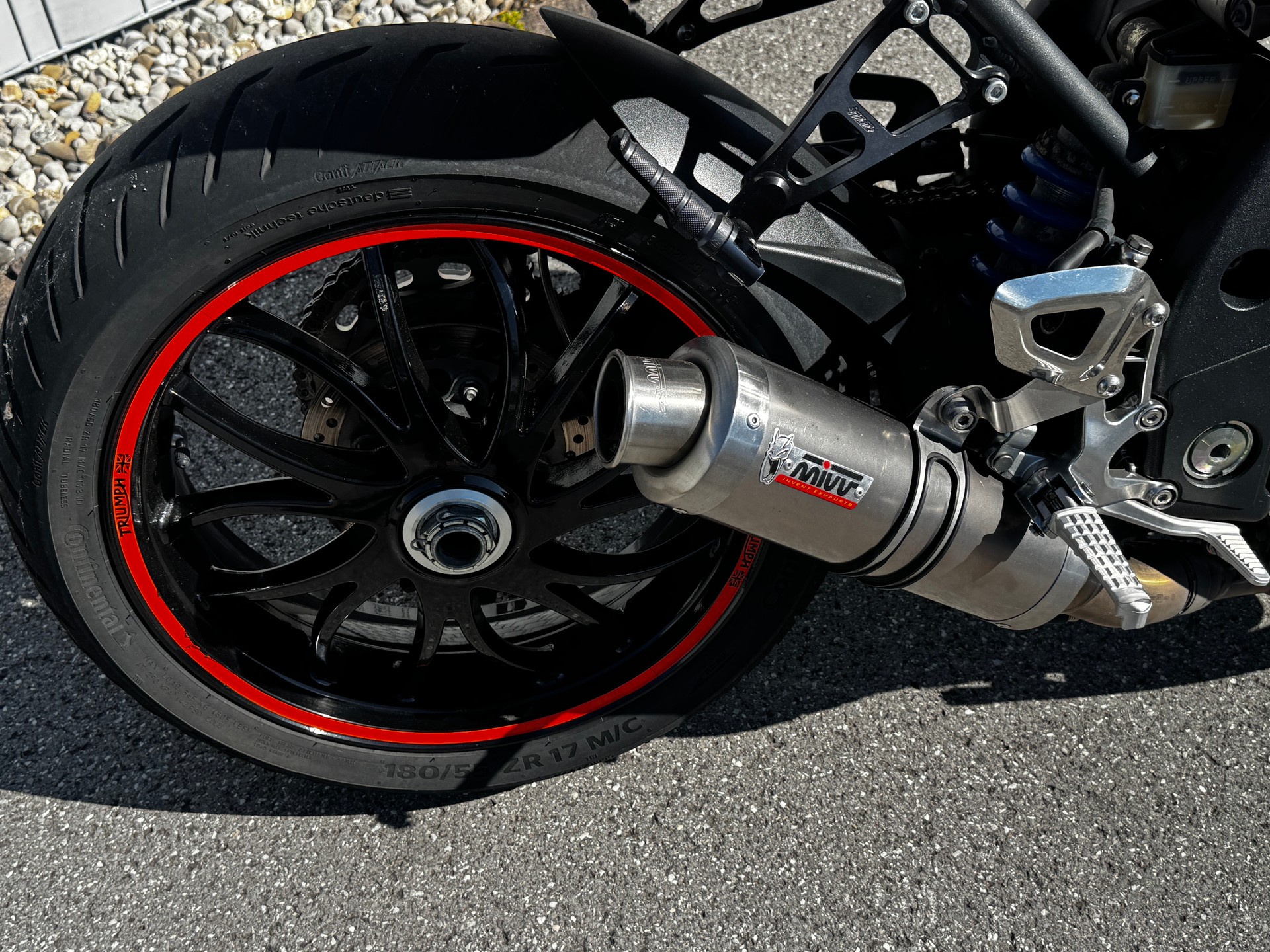 TRIUMPH Speed Triple 1050-image-4