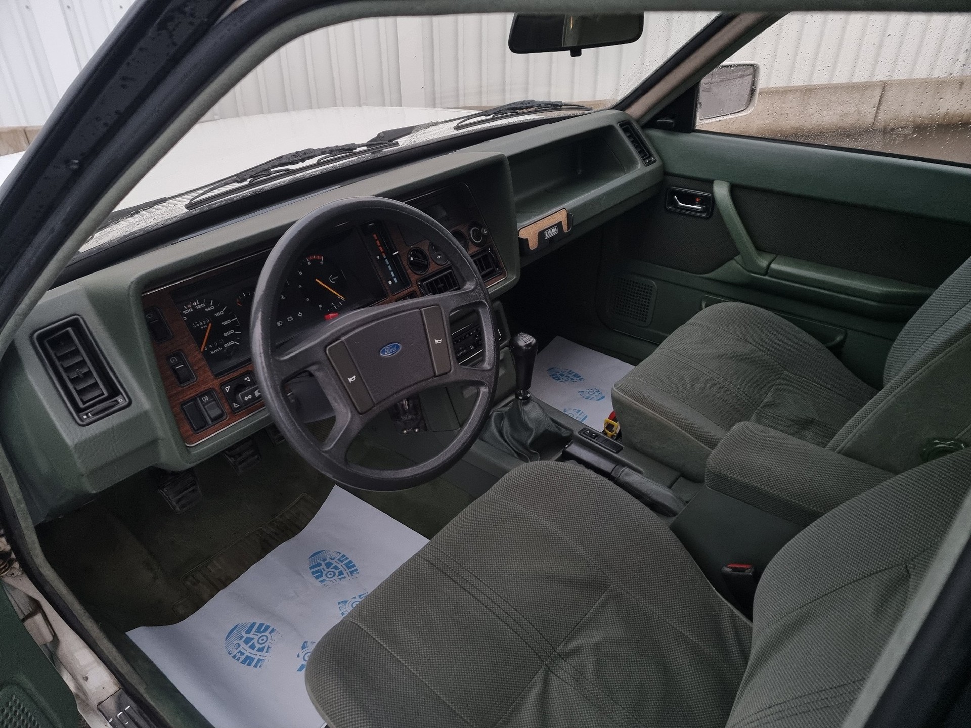 FORD Granada 2800i V6 (GLS)-image-13