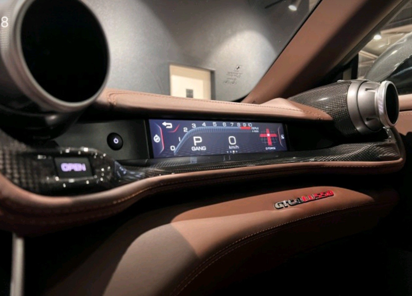 FERRARI GTC 4 Lusso-image-17