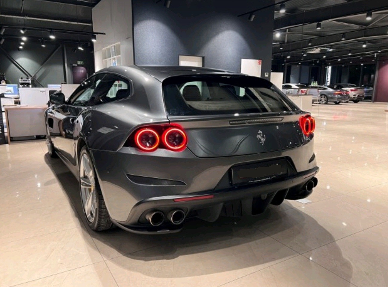 FERRARI GTC 4 Lusso-image-3