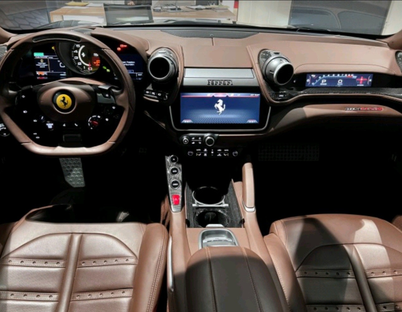 FERRARI GTC 4 Lusso-image-6