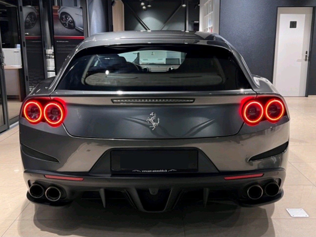 FERRARI GTC 4 Lusso-image-1