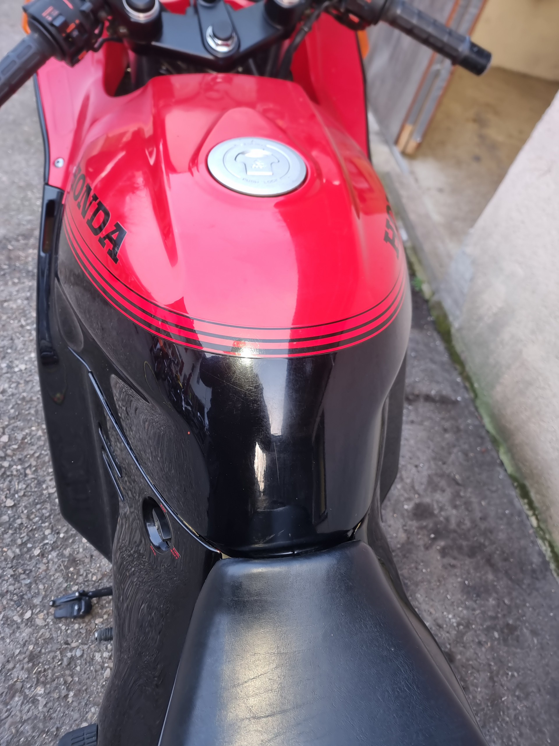 HONDA CBR 1000 F H/J-image-6