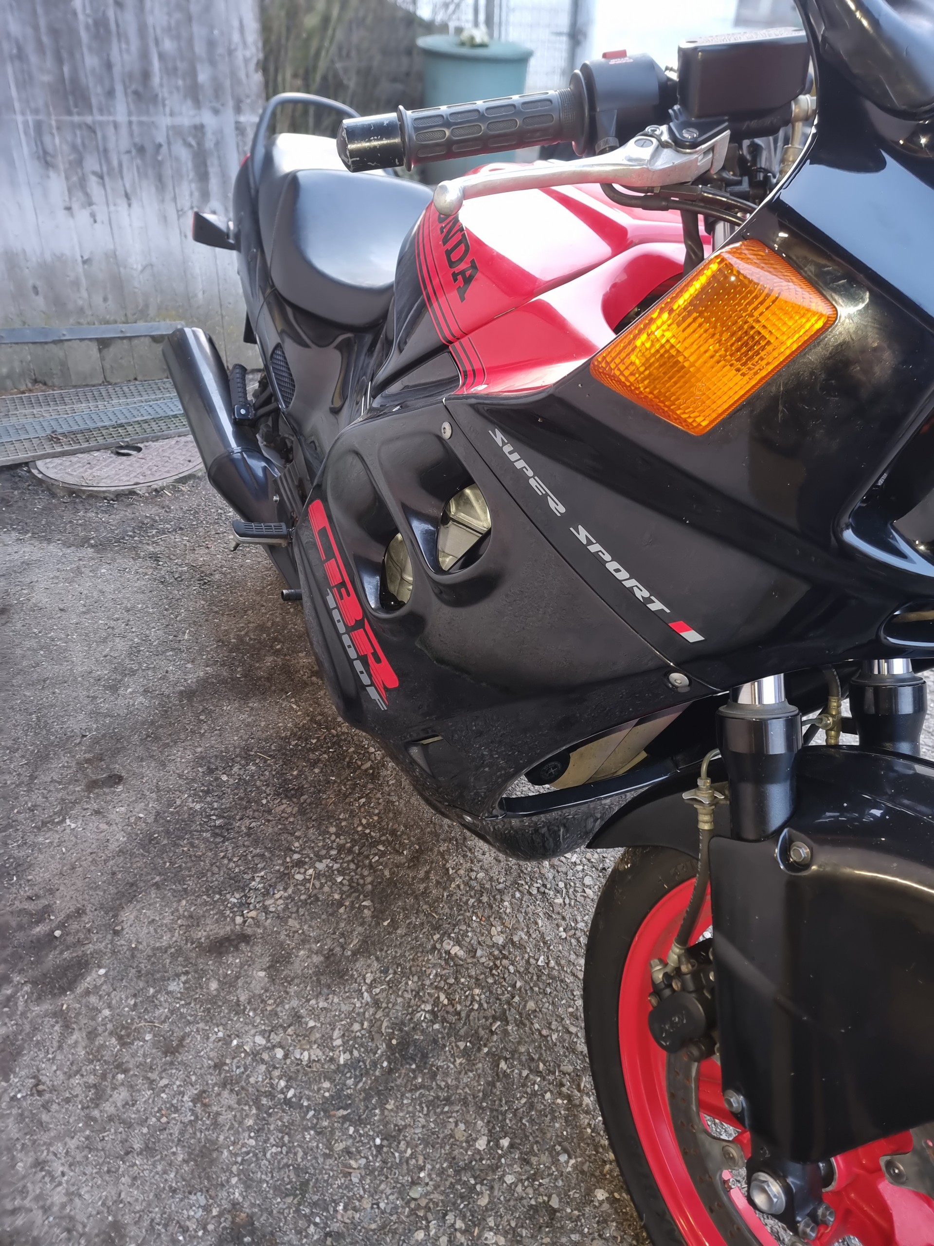 HONDA CBR 1000 F H/J-image-3