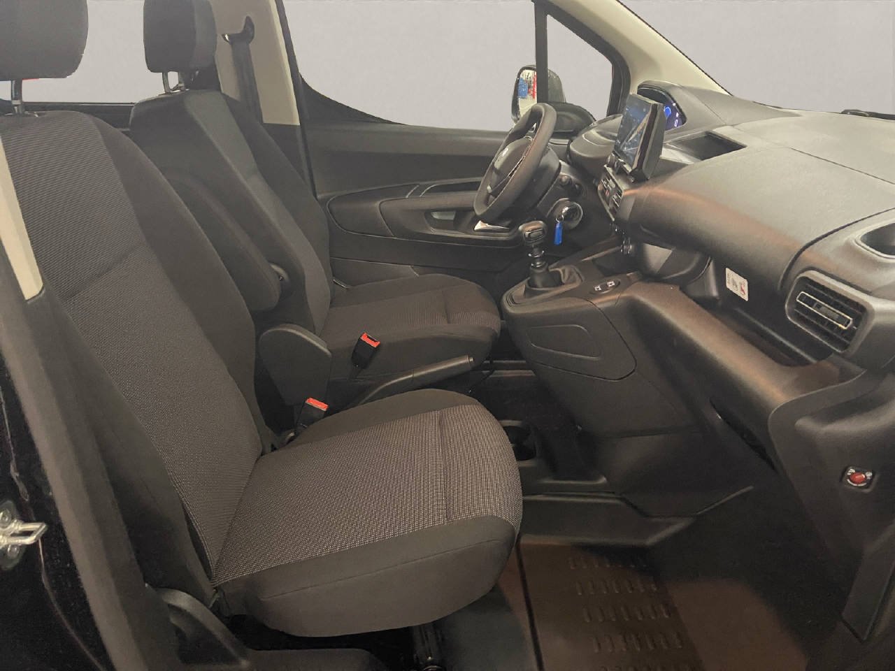 PEUGEOT Partner Kaw. 1000 Long vertiefte Kabine-image-11
