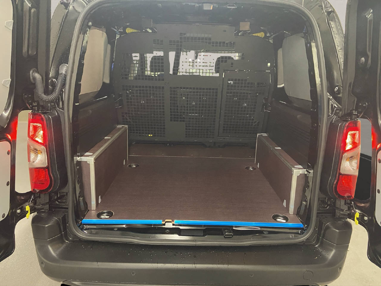 PEUGEOT Partner Kaw. 1000 Long vertiefte Kabine-image-12