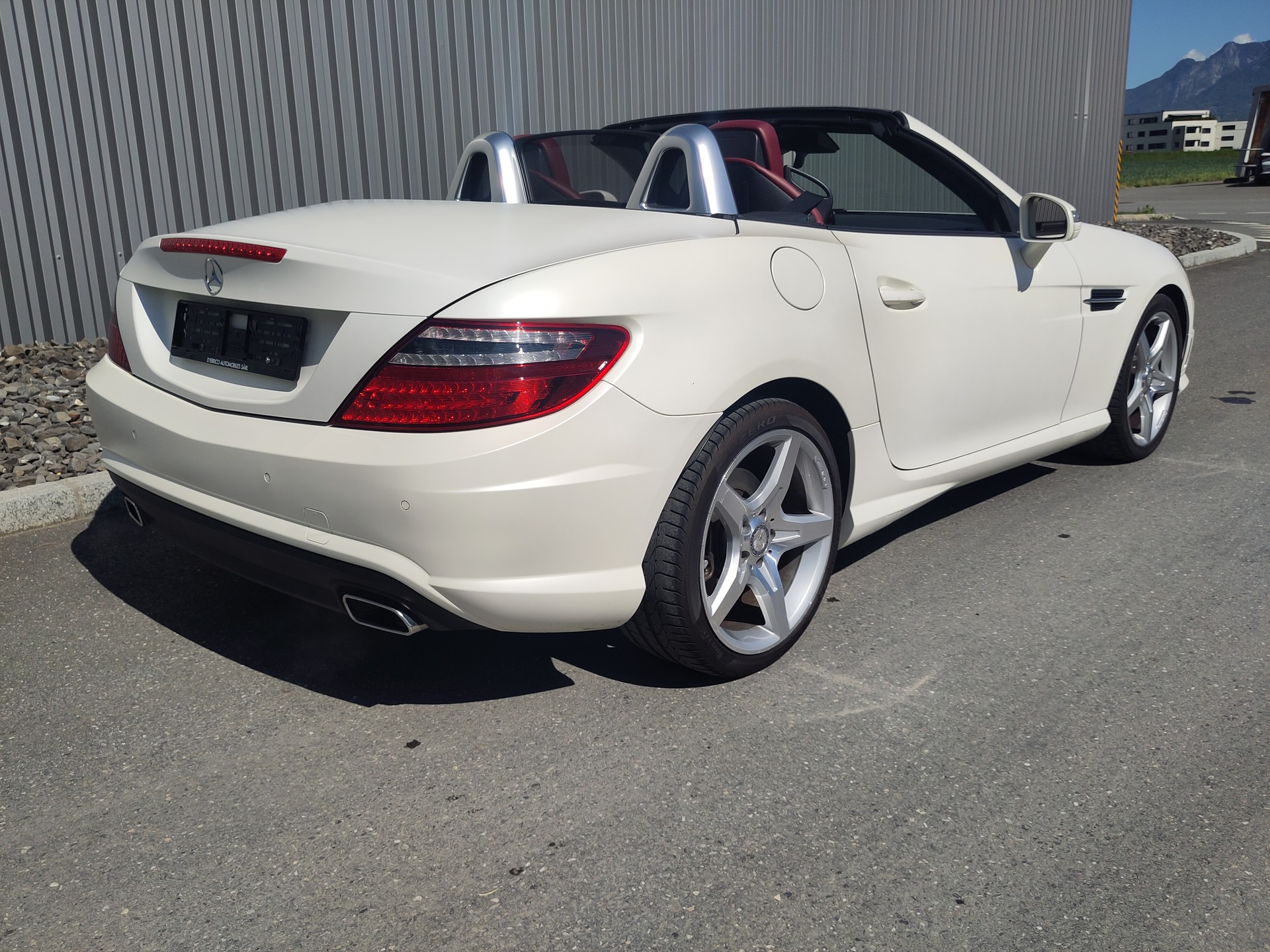 MERCEDES-BENZ SLK 250 Eyecatcher 7G-Tronic-showroom-element-2