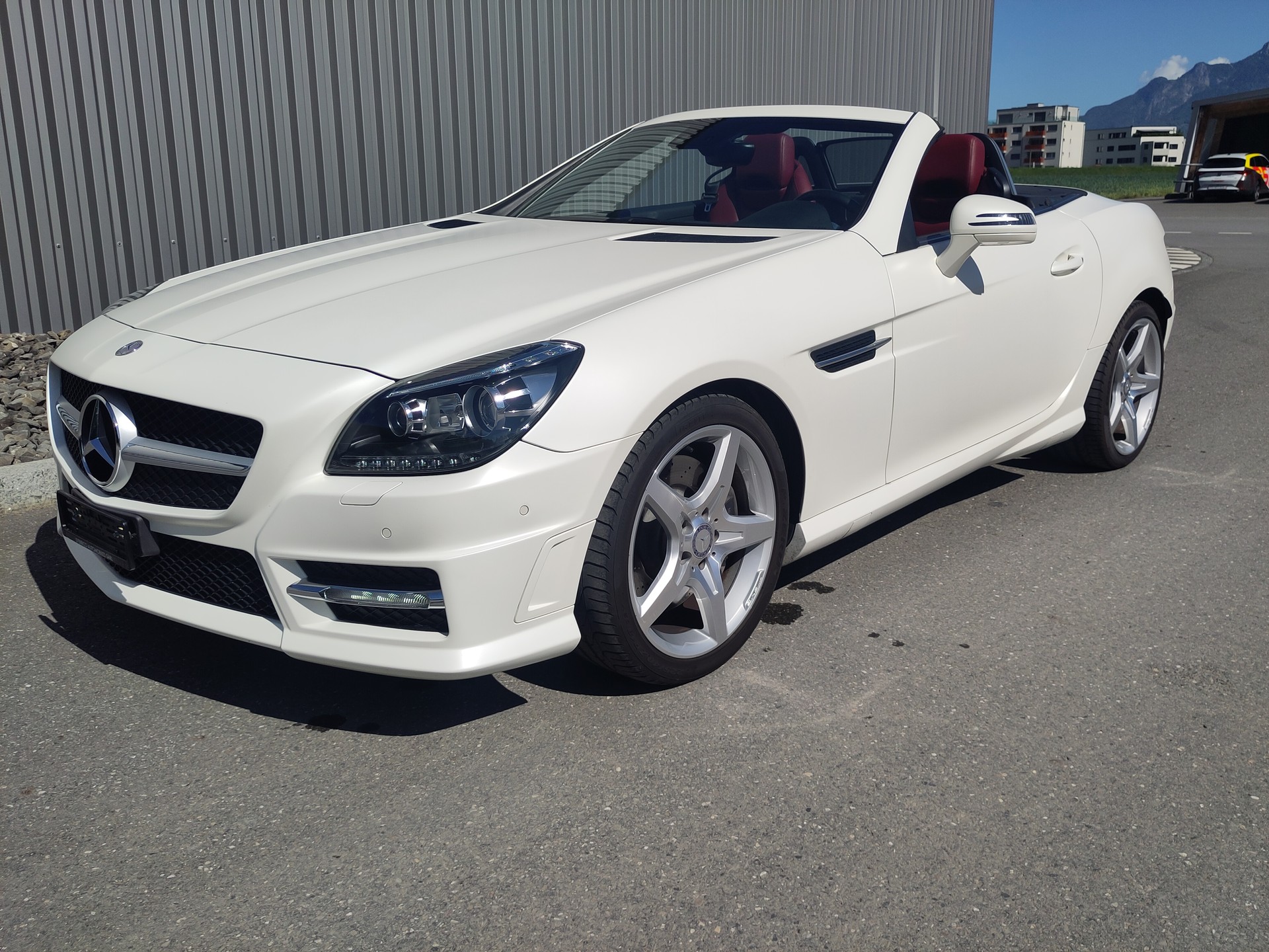 MERCEDES-BENZ SLK 250 Eyecatcher 7G-Tronic-showroom-element-3