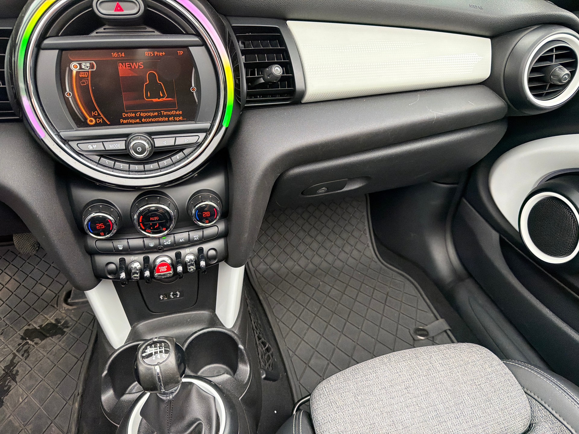 MINI Cooper S Cabriolet-image-21