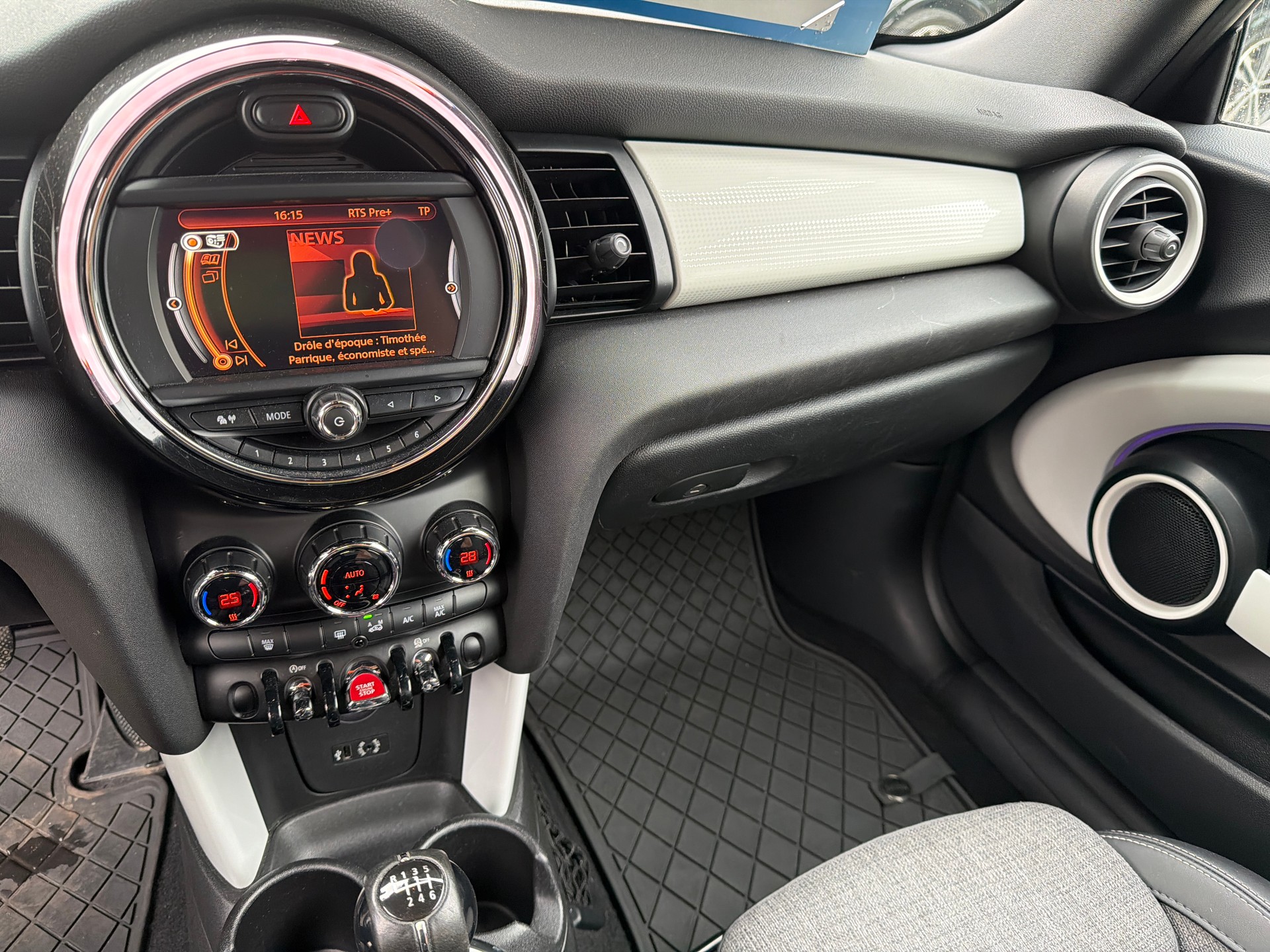 MINI Cooper S Cabriolet-image-22