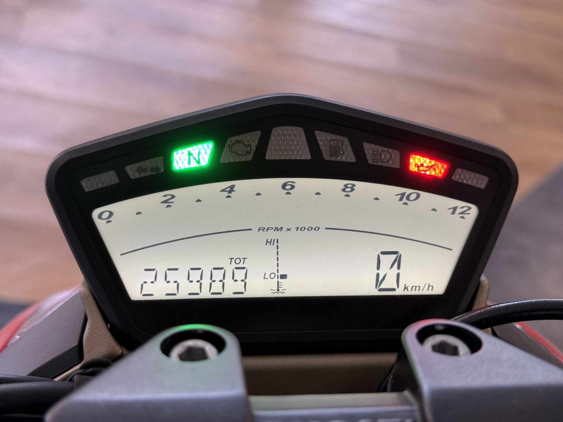 DUCATI 1098 Streetfighter-showroom-element-3