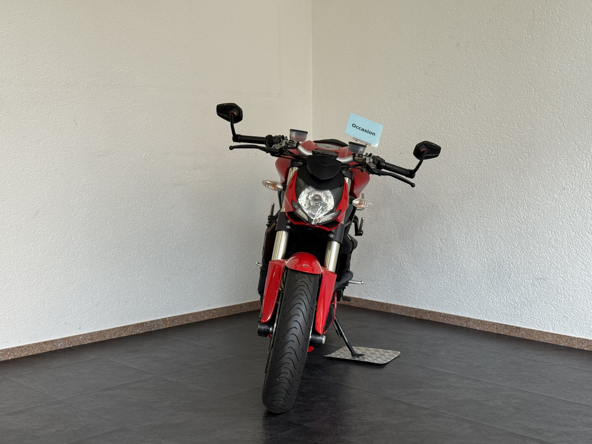 DUCATI 1098 Streetfighter-showroom-element-1