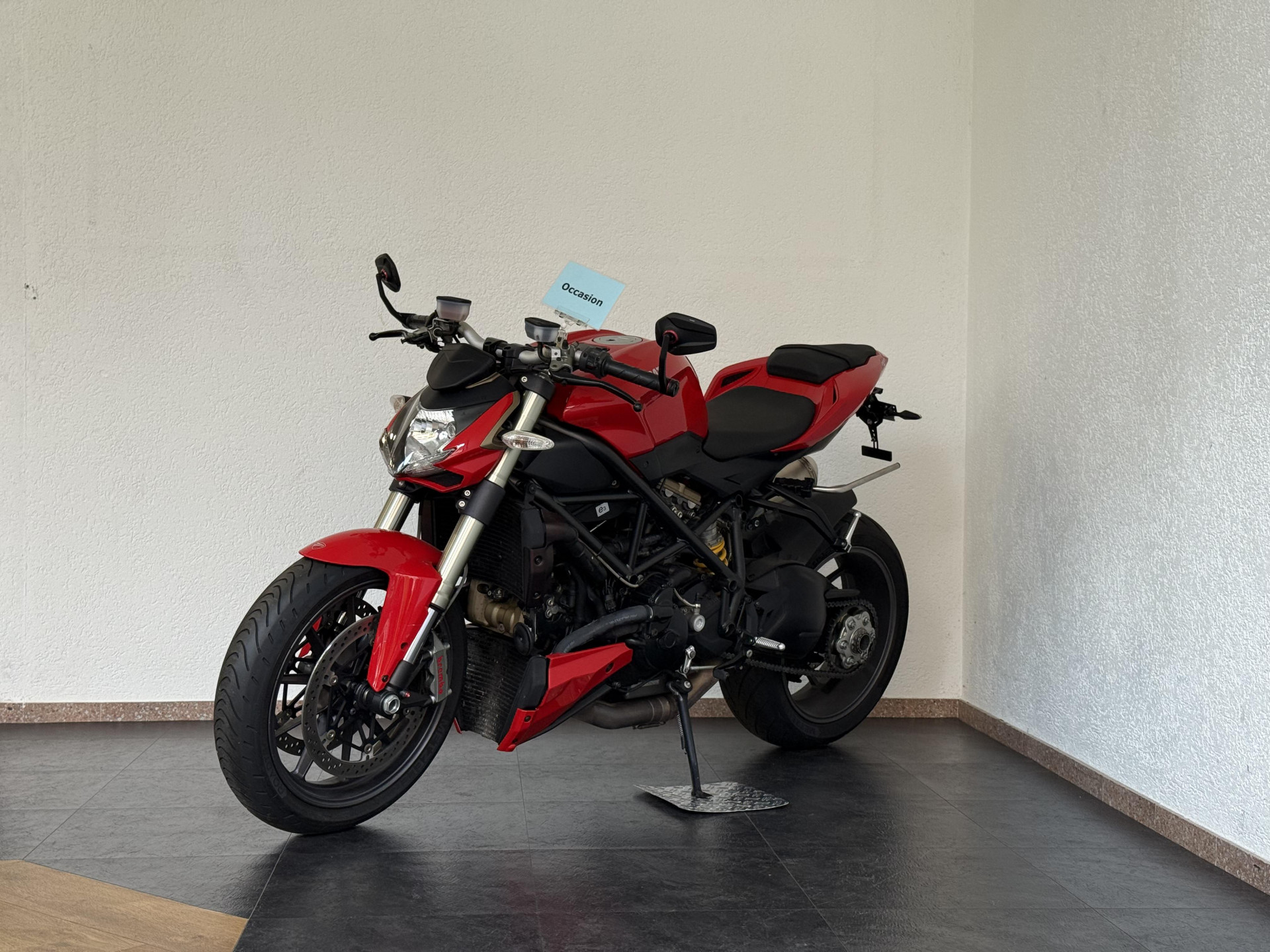 DUCATI 1098 Streetfighter-showroom-element-2