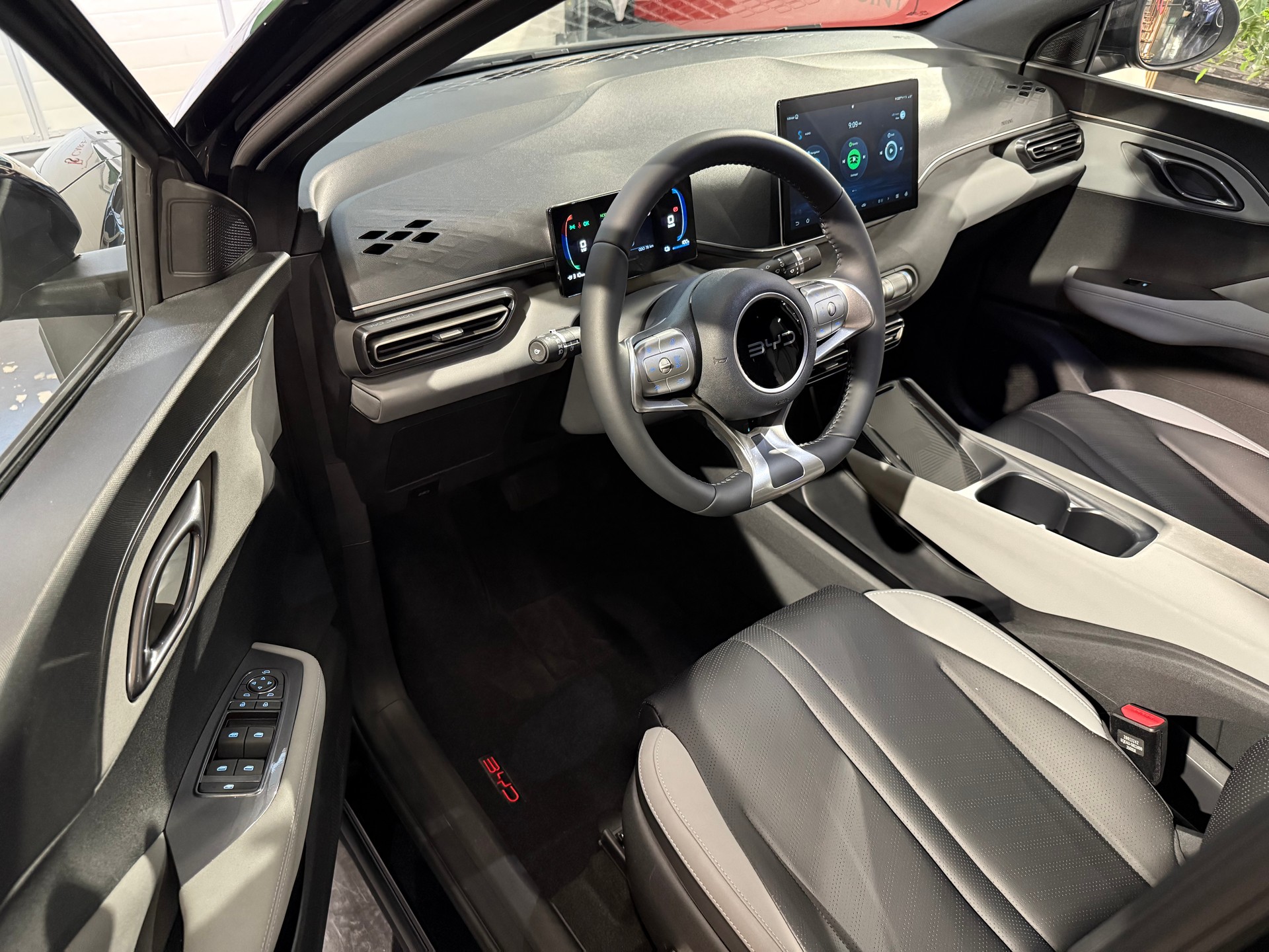 BYD Dolphin Surf 43 kWh Comfort-image-9
