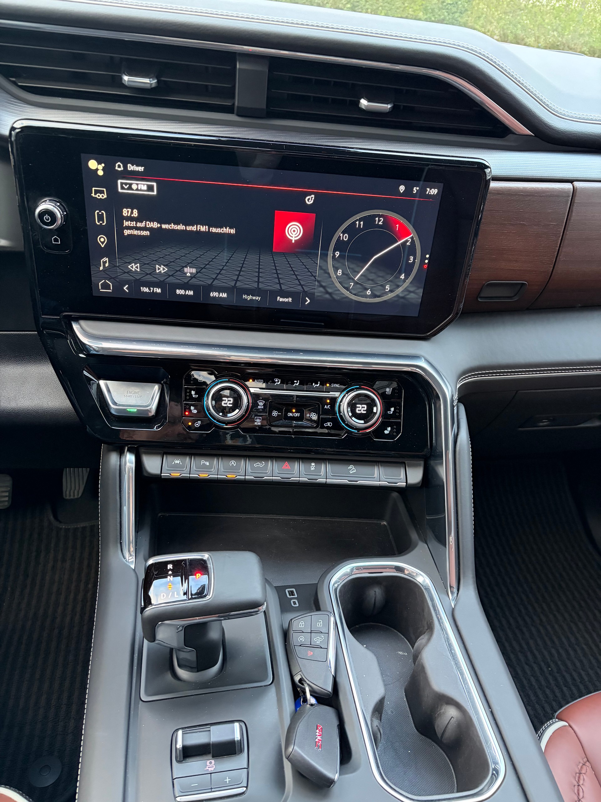 GMC Sierra 1500 Denali Ultimate 6.2l V8 4WD MY25-image-8