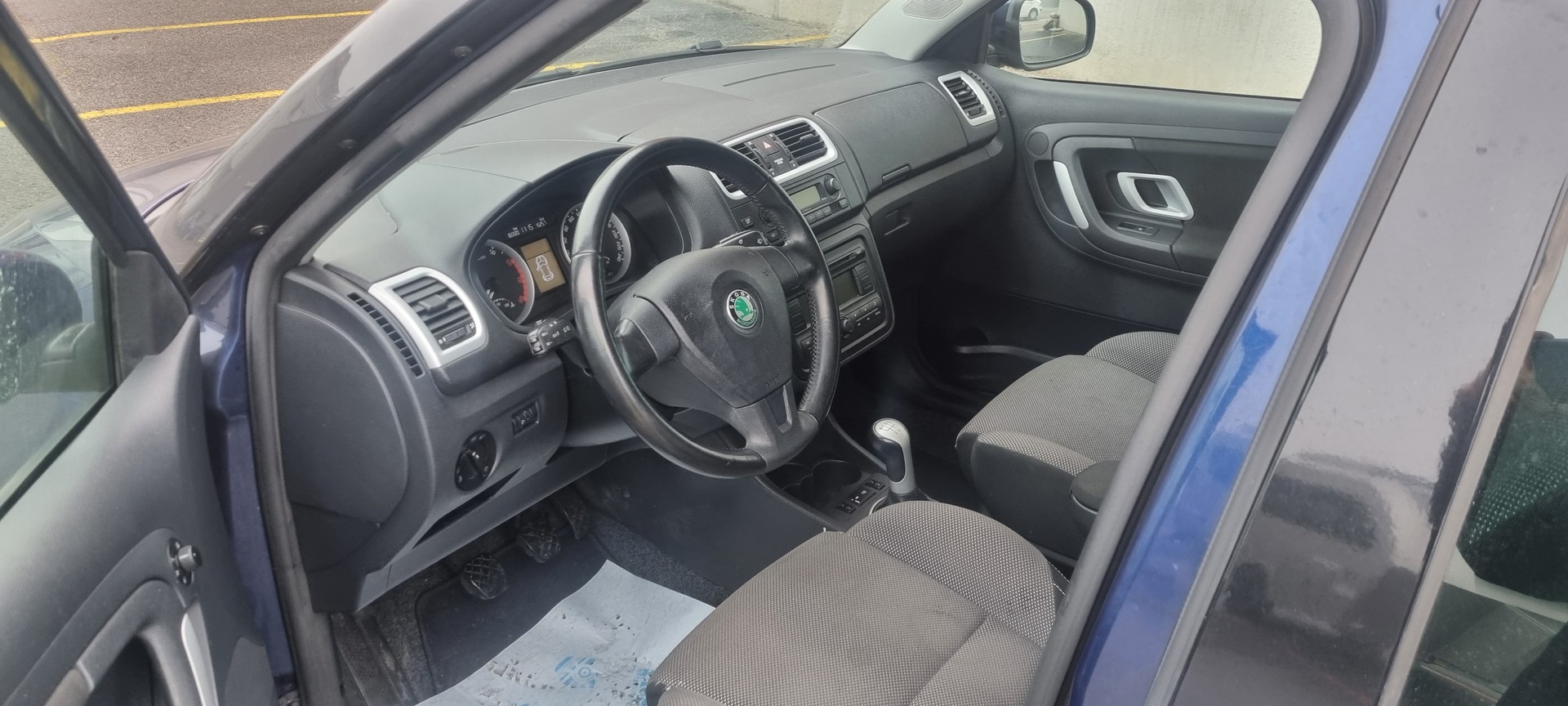 SKODA Fabia 1.6 Ambiente-image-9
