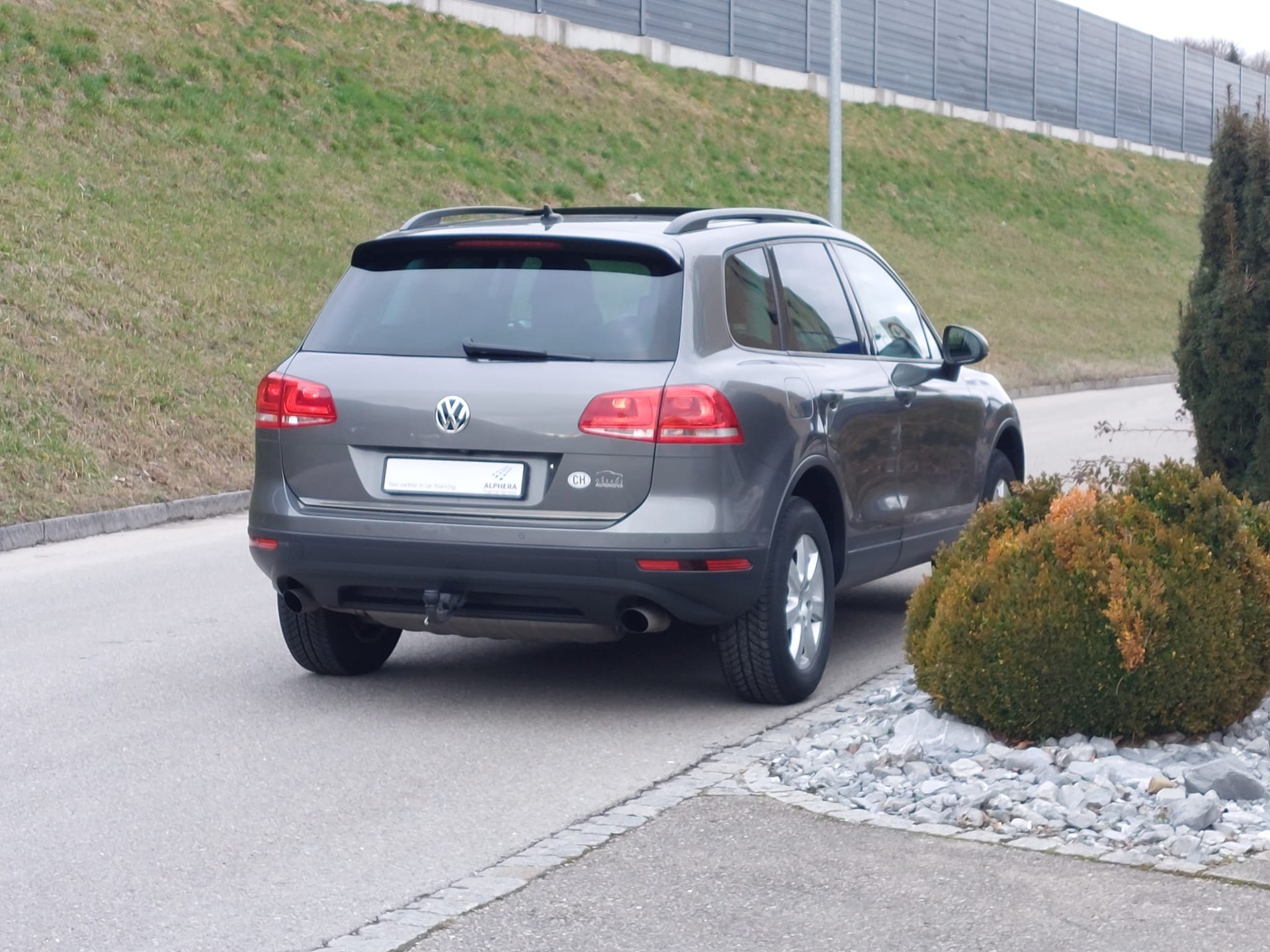 VW Touareg 3.0 TDI 262PS 4x4 mit AHK 3,5to-showroom-element-3