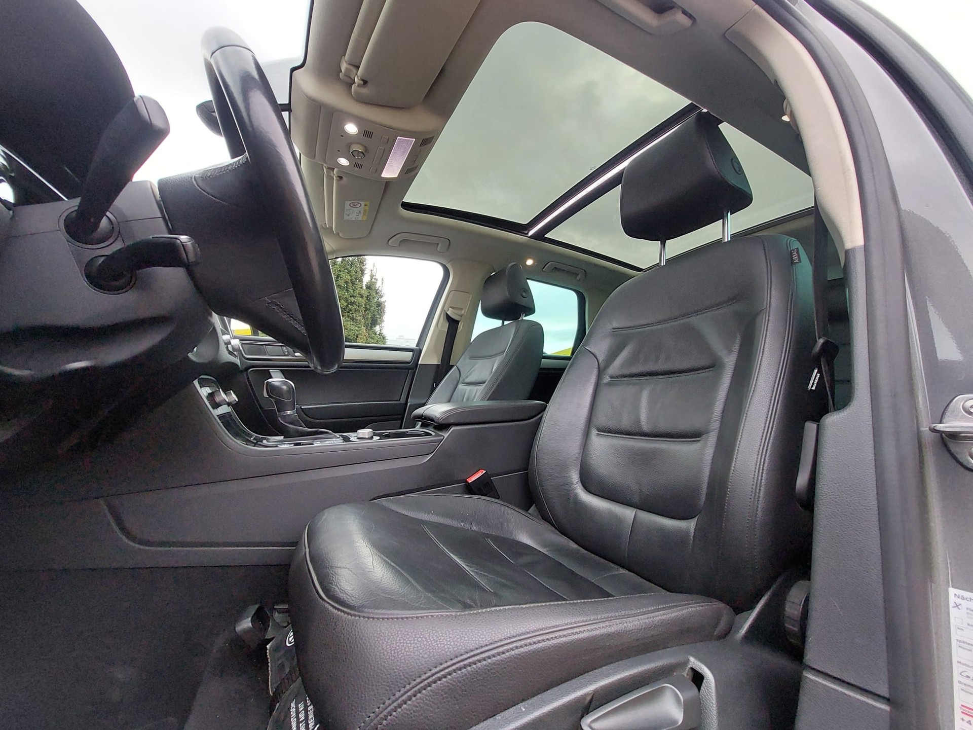 VW Touareg 3.0 TDI 262PS 4x4 mit AHK 3,5to-image-8