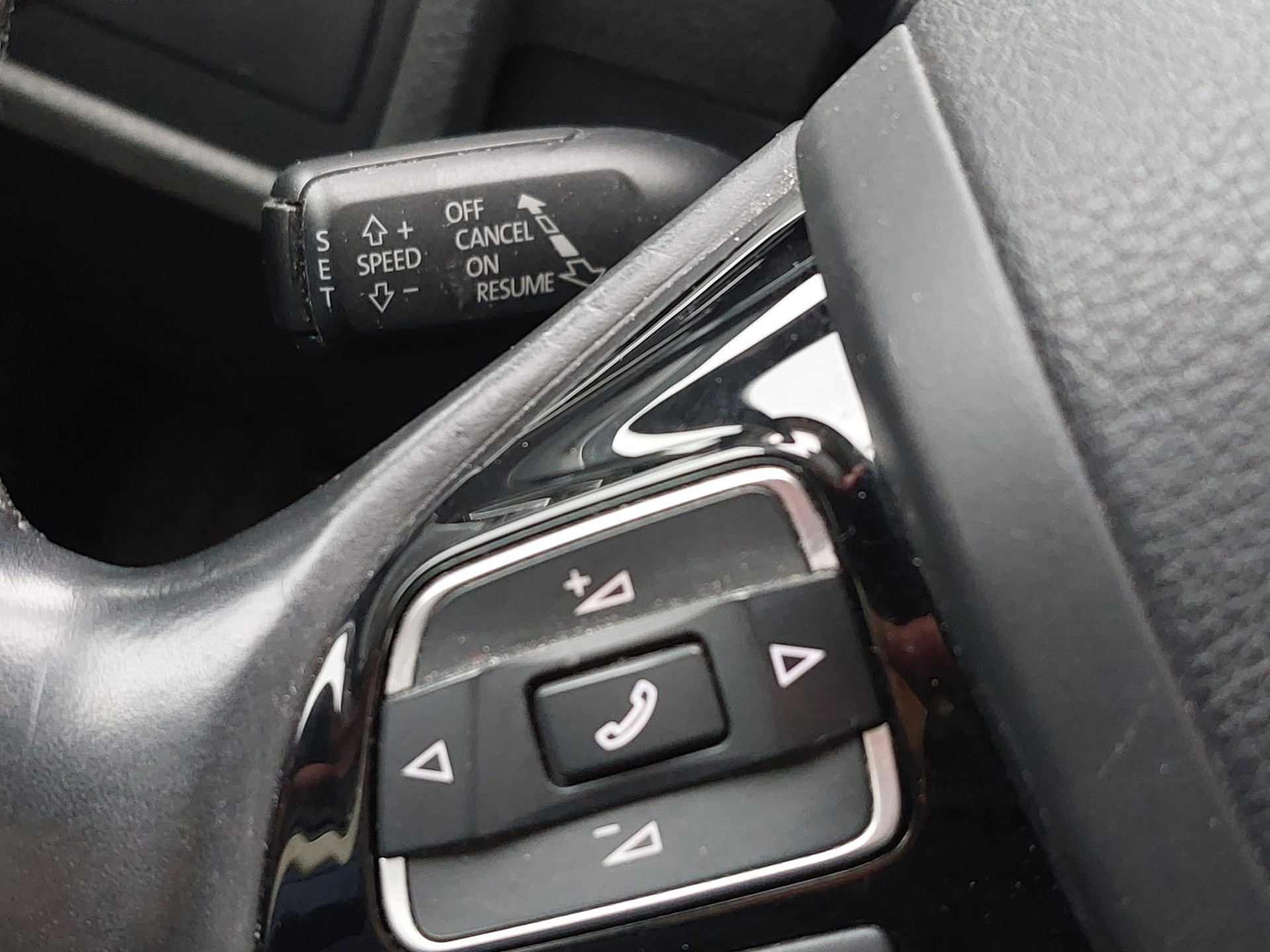 VW Touareg 3.0 TDI 262PS 4x4 mit AHK 3,5to-image-15