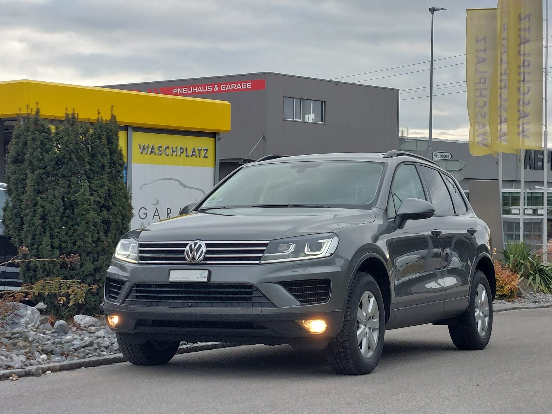 VW Touareg 3.0 TDI 262PS 4x4 mit AHK 3,5to-showroom-element-1