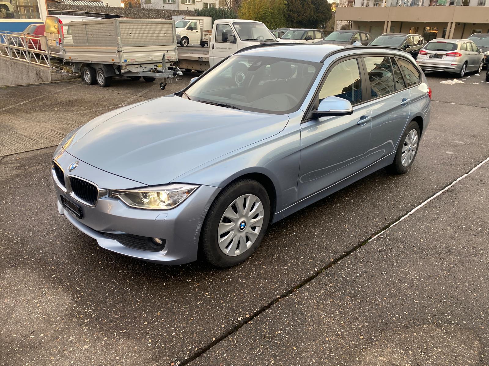 BMW 320d Touring Steptronic-image-1