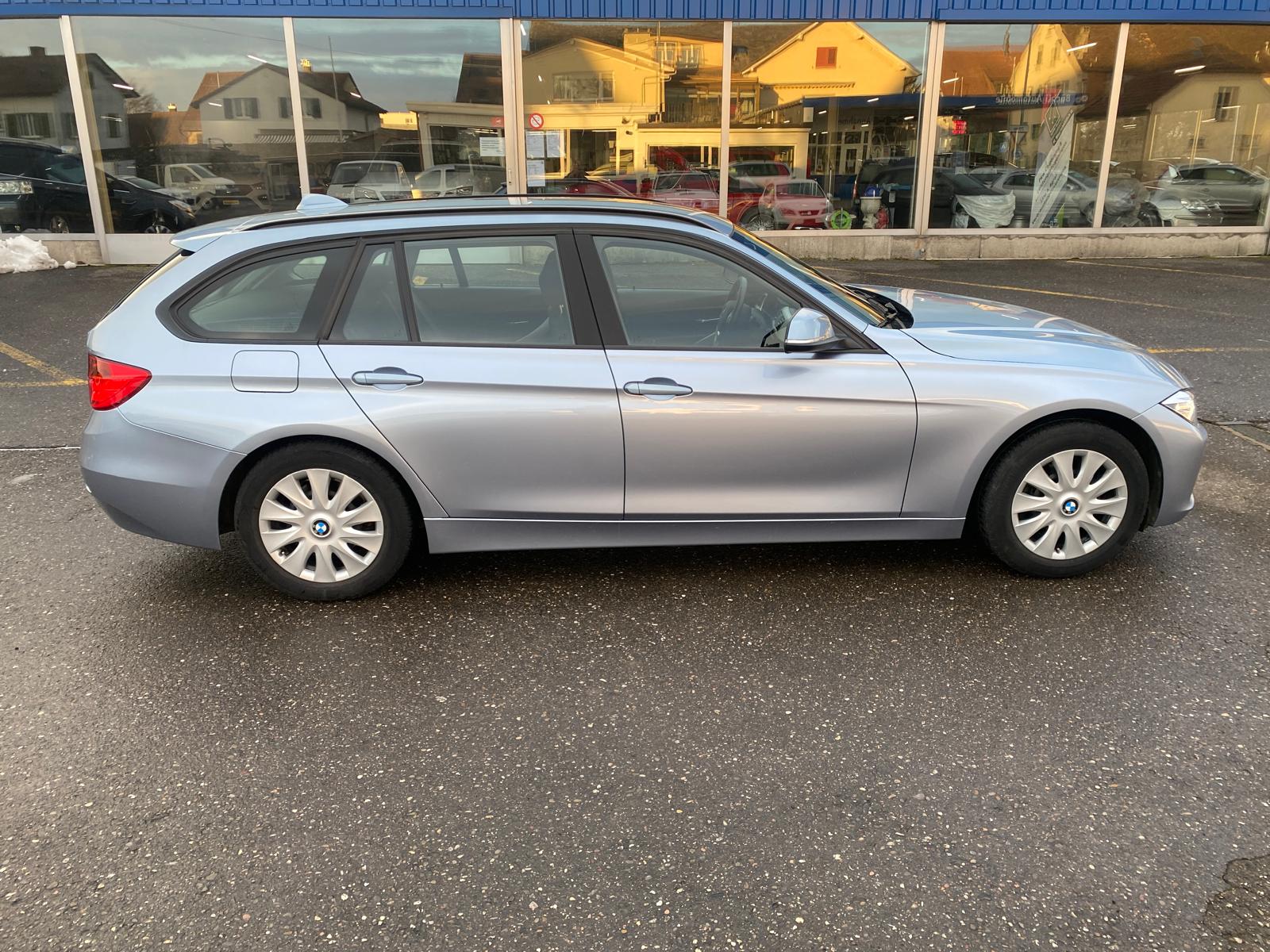 BMW 320d Touring Steptronic-image-8
